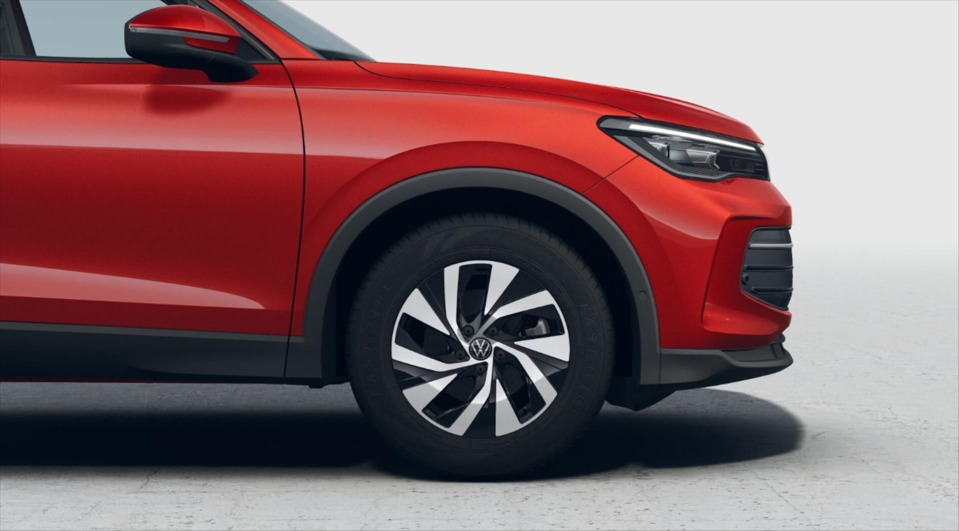 Volkswagen Tiguan, 1,5   People 1,5 eTSI mHEV - fotka 5