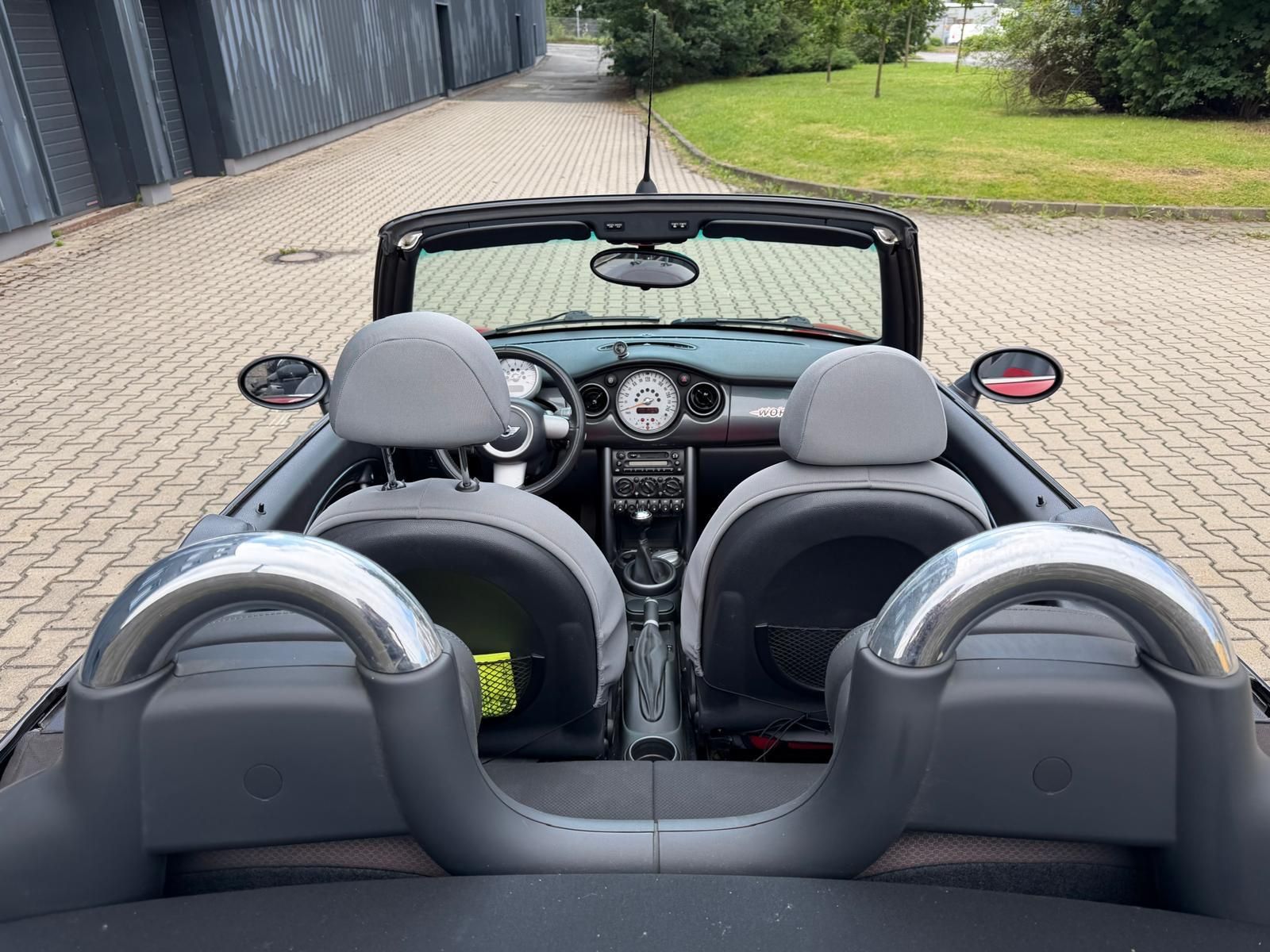 Mini Cooper, 1,6i  Cabrio - fotka 4