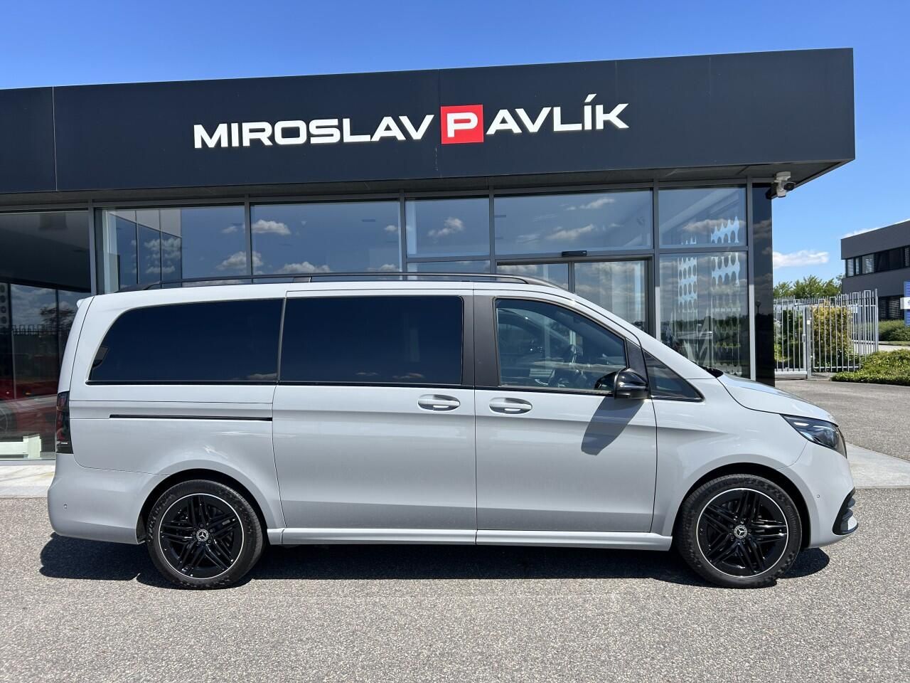 Mercedes-Benz Třídy V, V 300d 4MATIC EXCLUSIVE L AMG - fotka 4