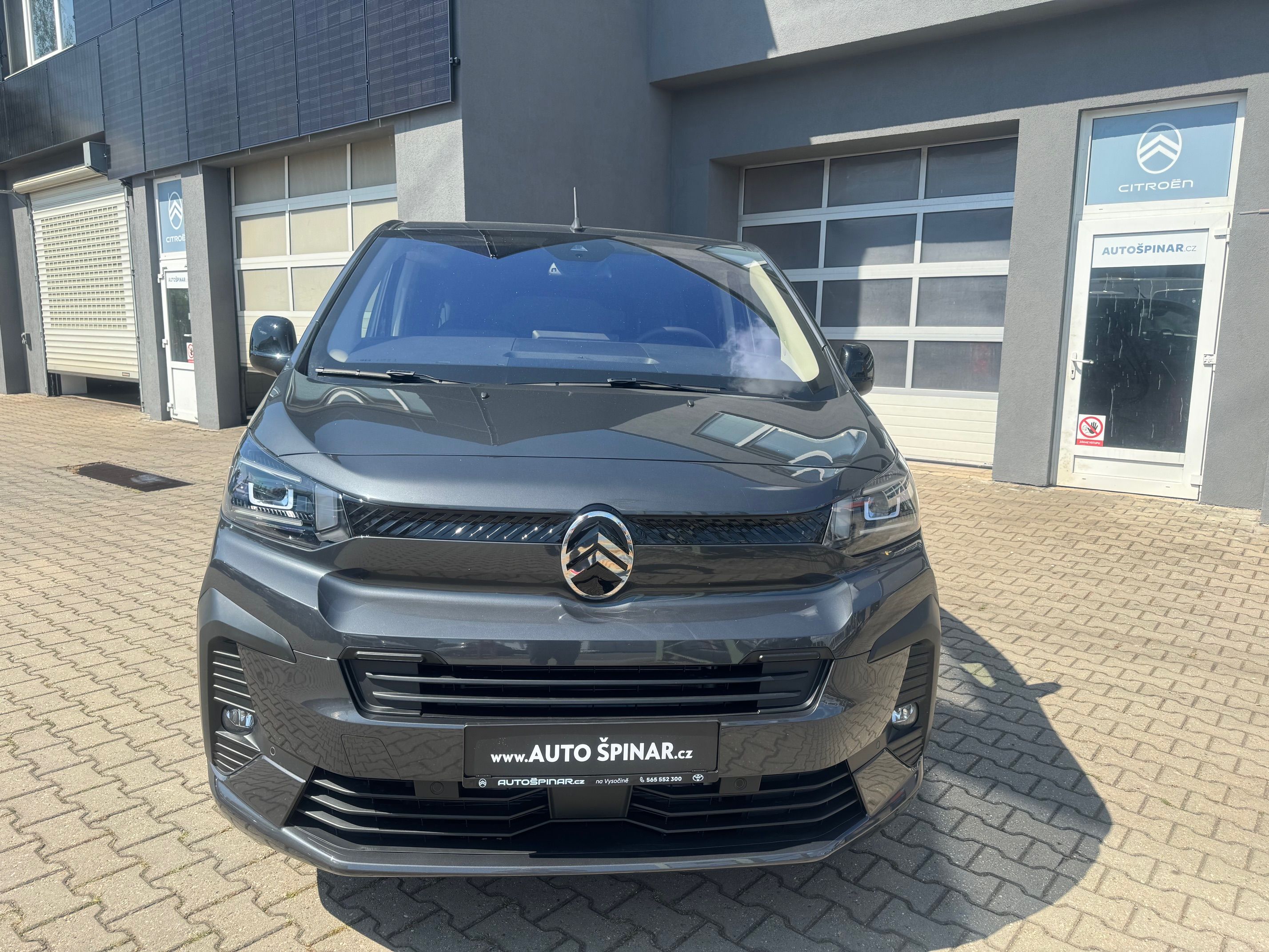 Citroën SpaceTourer, FEEL XL 2.2 HDi 180k EAT8 8 mí - fotka 2