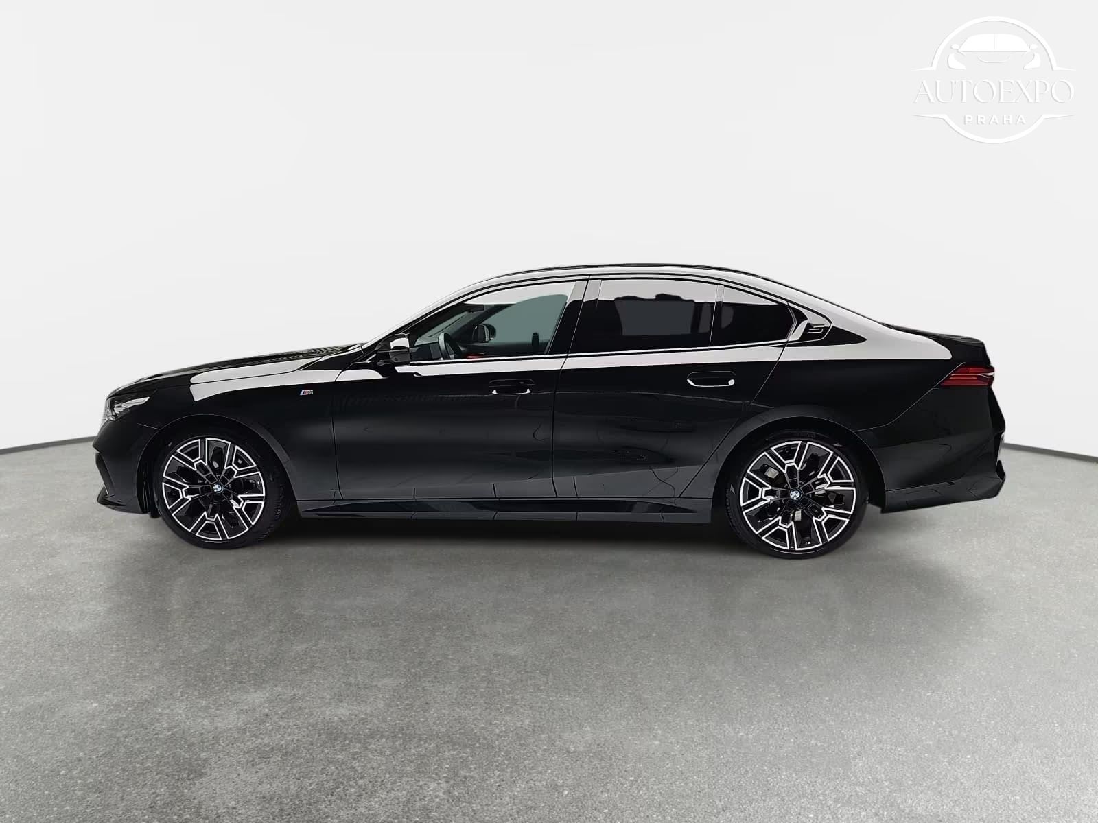 BMW Řada 5, 520D XDRIVE M-SPORT - fotka 3