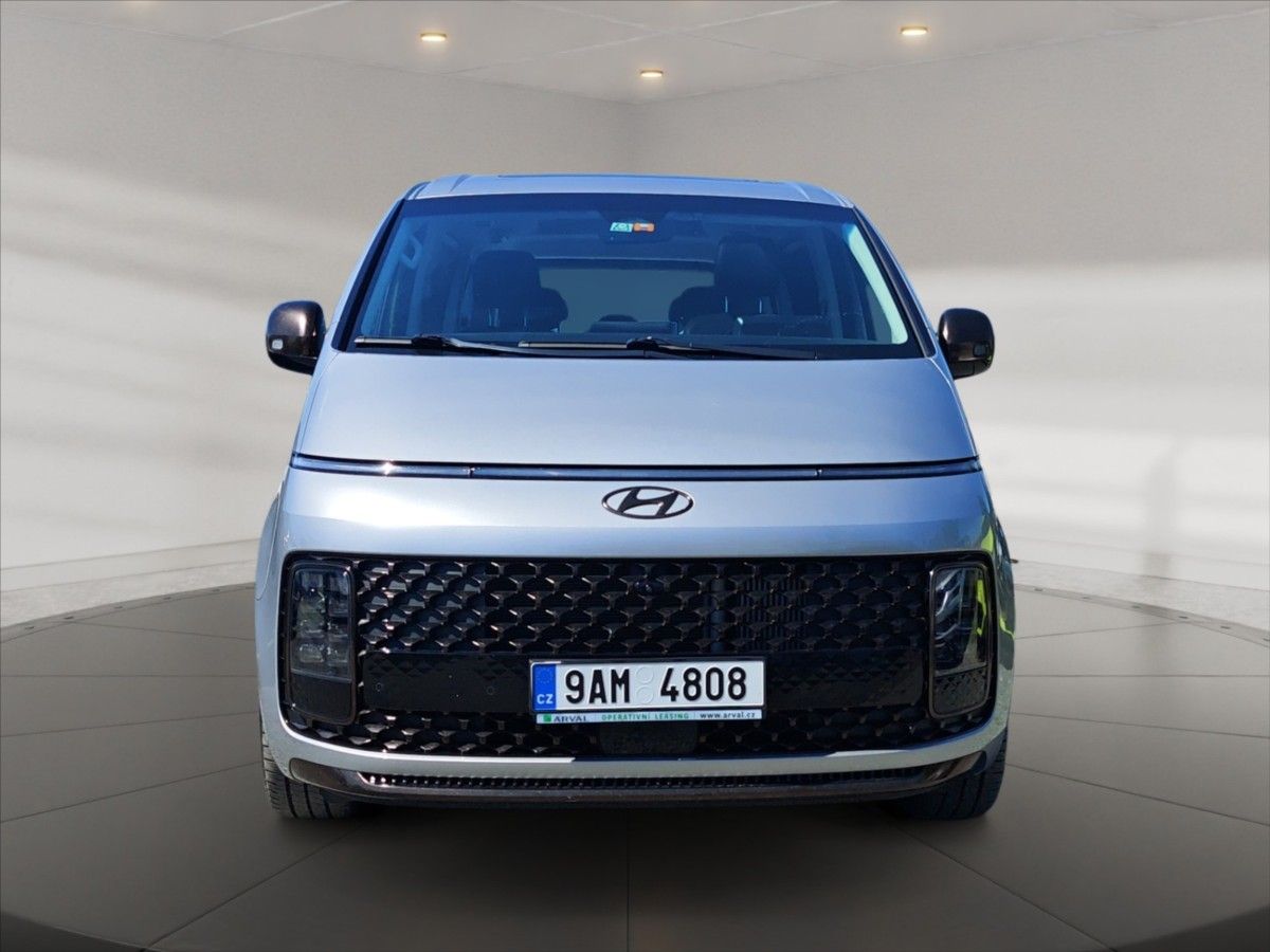 Hyundai Staria, 2,2 CRDi Luxury 4x4 AT - fotka 3
