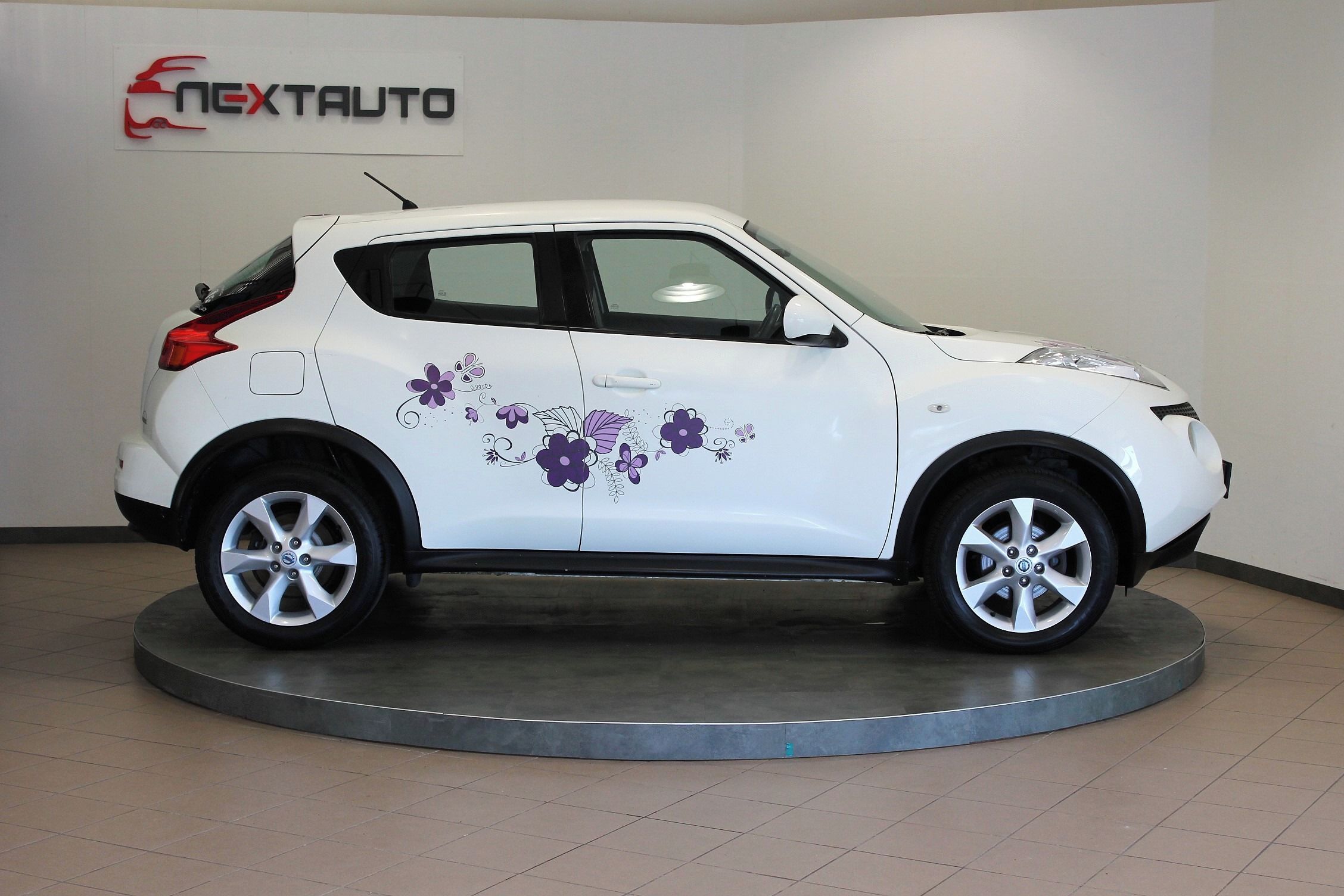 Nissan Juke, 1.6i 84kW - fotka 6