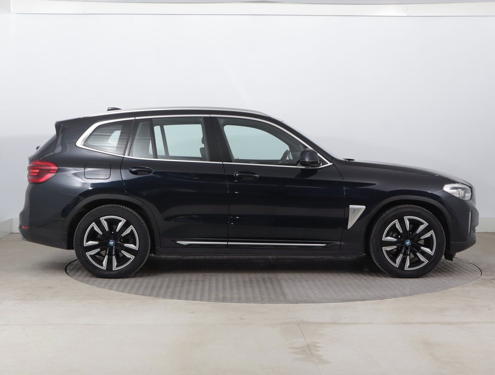 BMW iX3, 80 kWh, SoH 98%, Automat - fotka 6