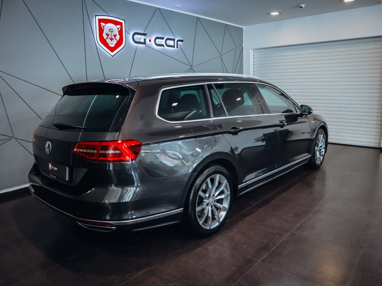 Volkswagen Passat, 2.0TDI DSG R-Line 140kW 4M - fotka 5