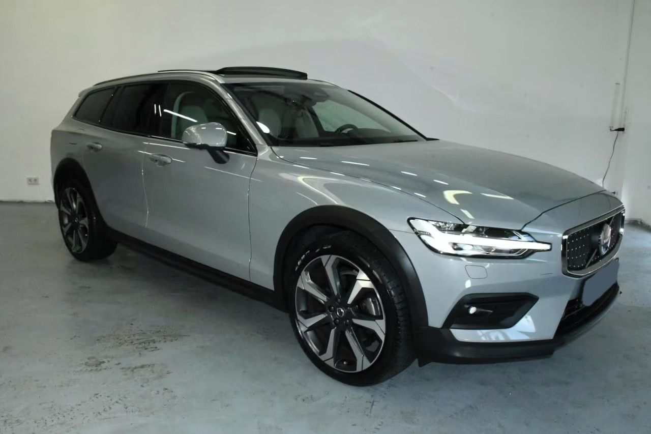Volvo V60, Cross Country 2.0 AWD Ultimate - fotka 3