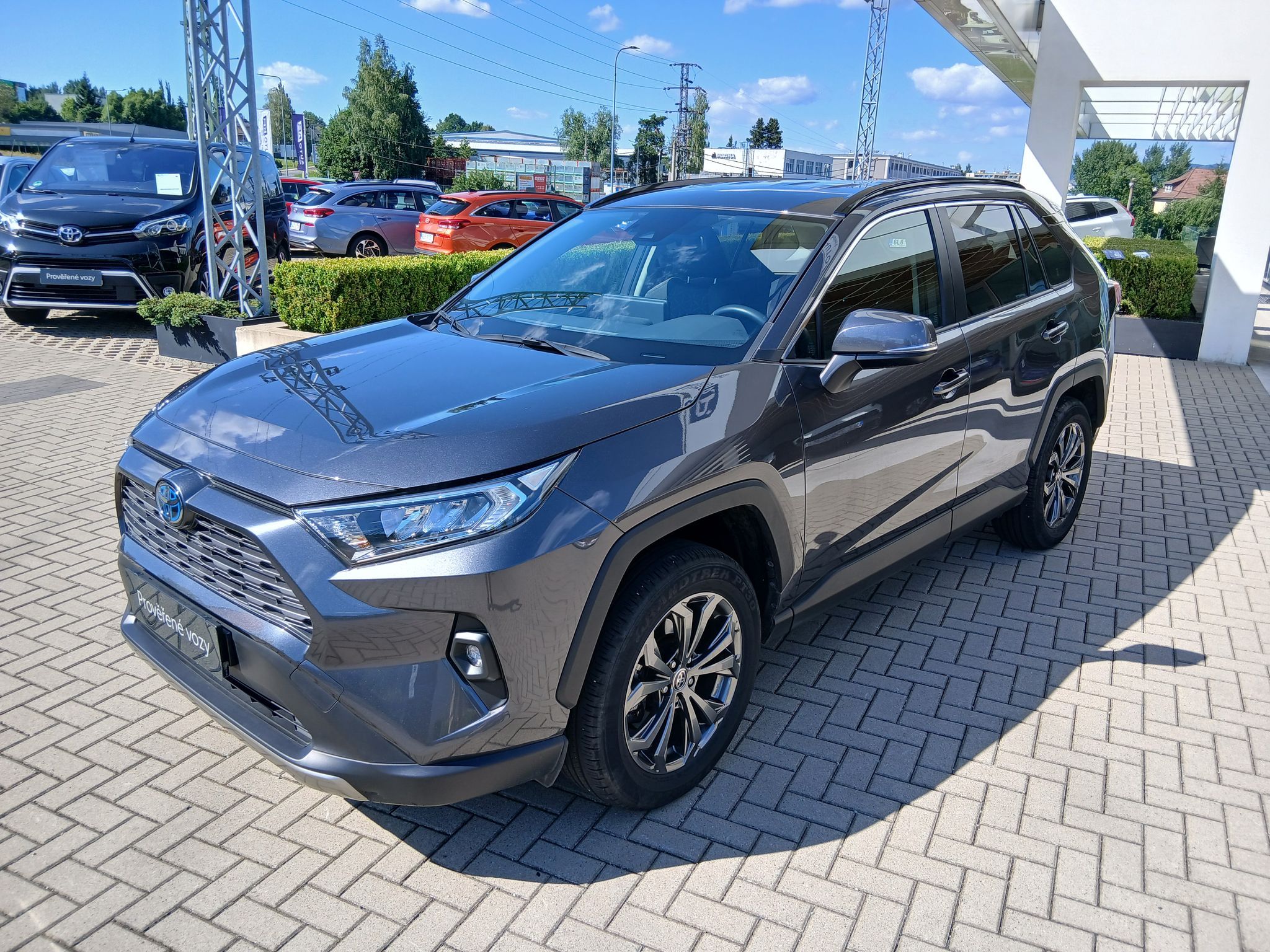 Toyota Rav4, 2.5 Hybrid e-CVT Comfort Style - fotka 2
