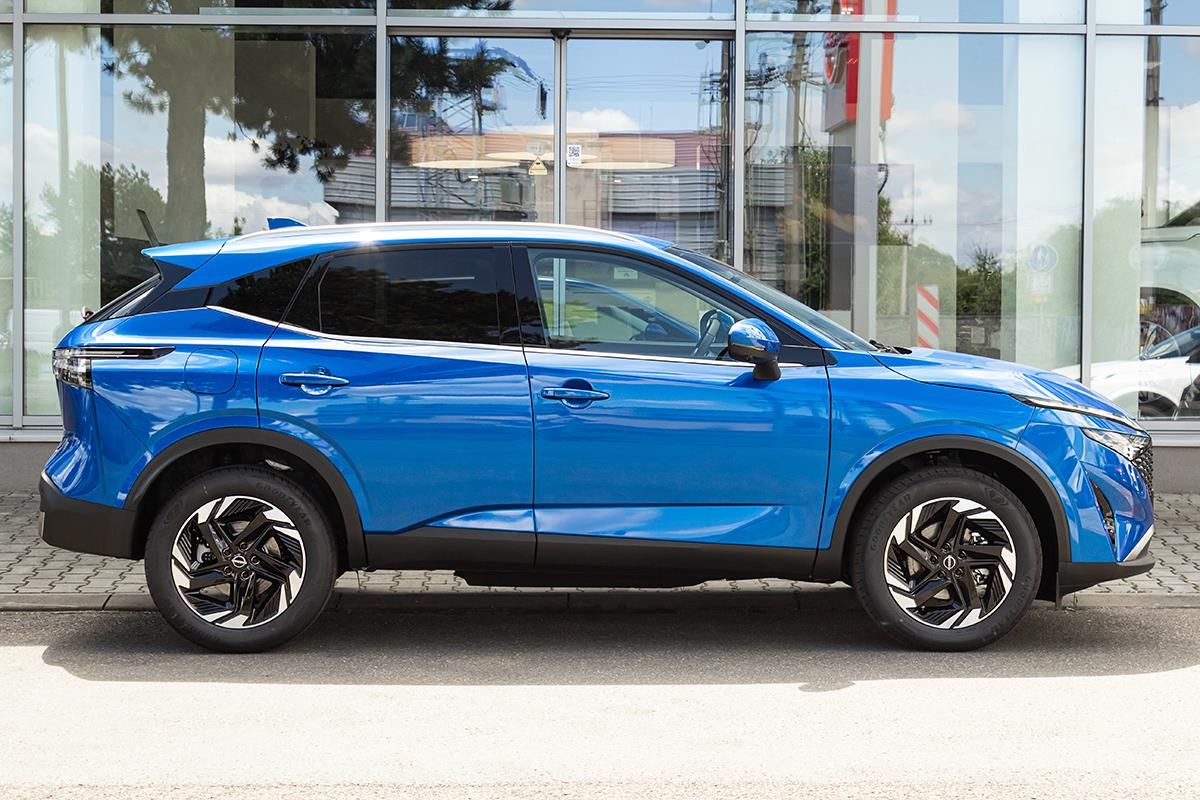 Nissan Qashqai, 1,3 DIG-T  X-TRONIC N-CONNECTA - fotka 4