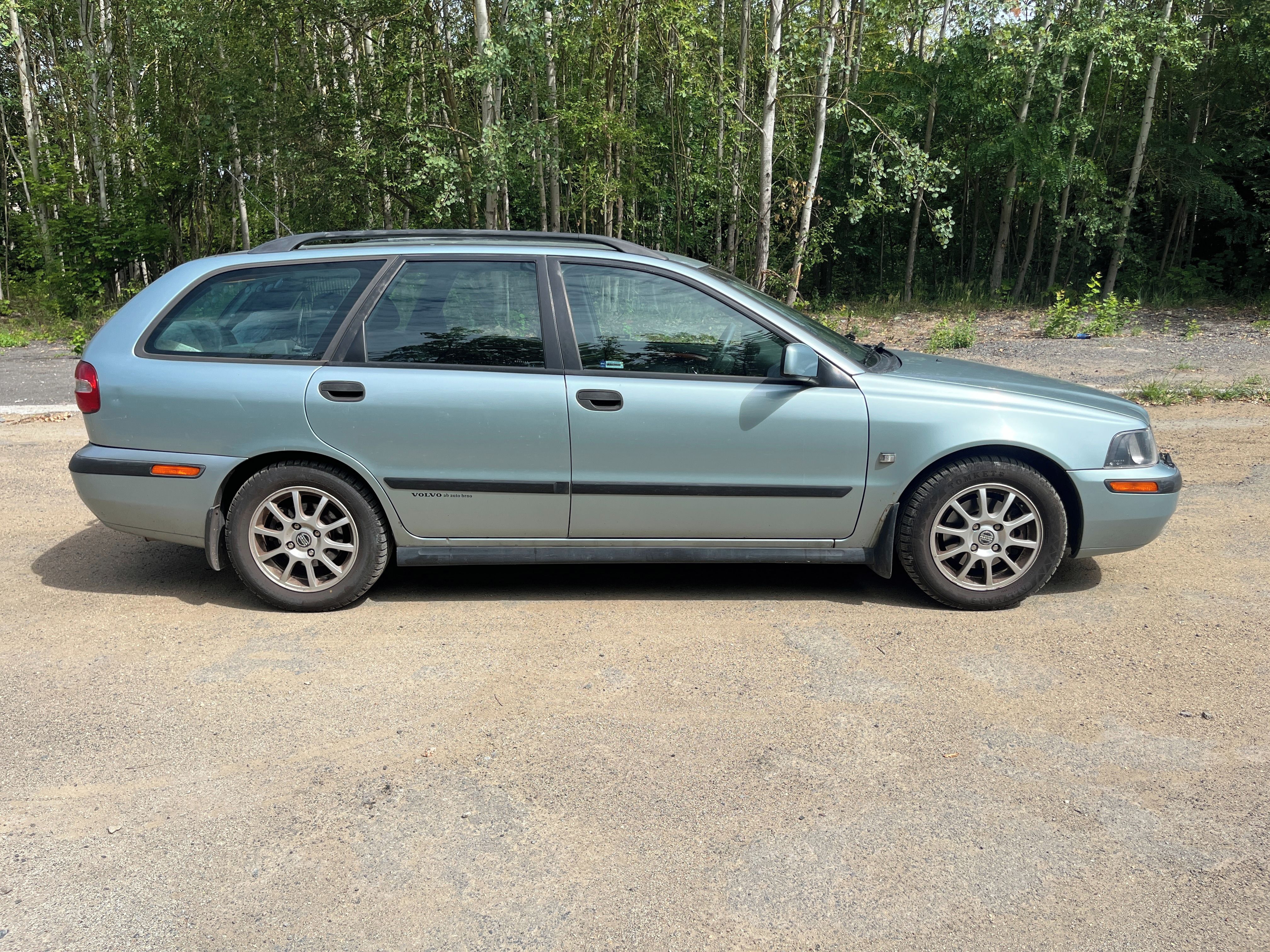 Volvo V40, 1.9D 75kw 2x alu po servisu - fotka 6