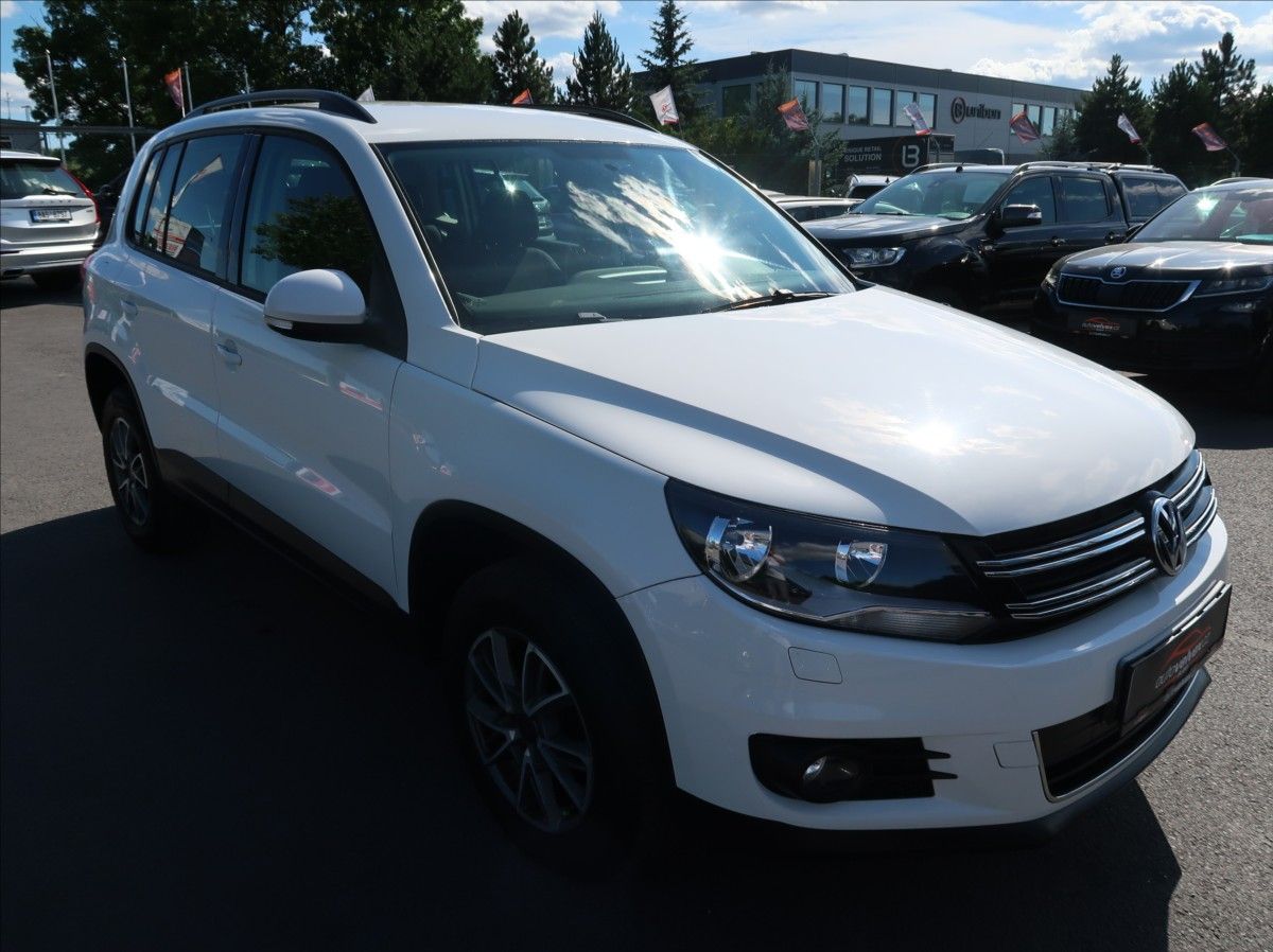 Volkswagen Tiguan, 2,0 TDi,103kW,NovéČR,Aut.klima - fotka 2