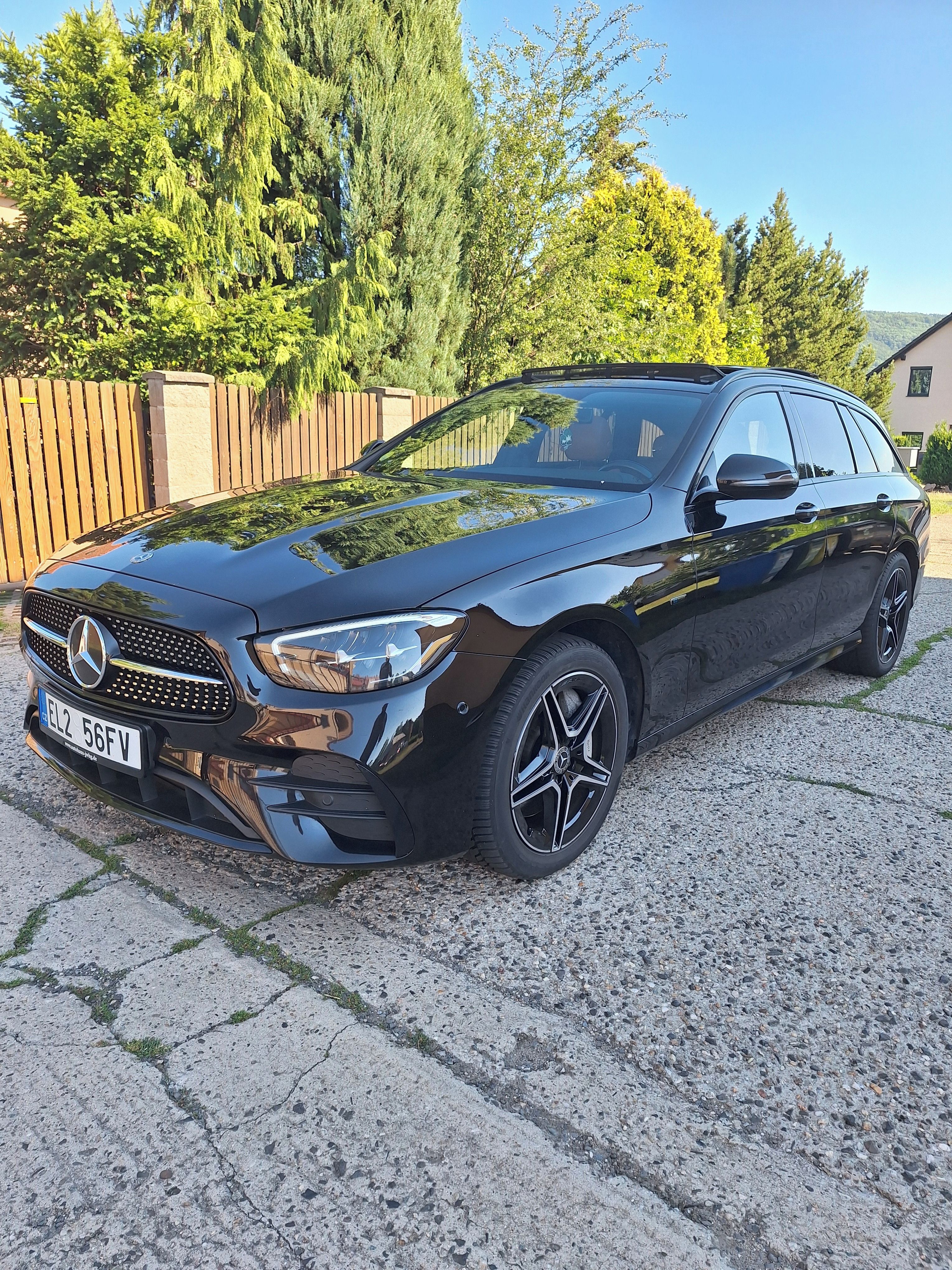 Mercedes-Benz Třídy E, Mercedes benz třidy E 300de - fotka 3