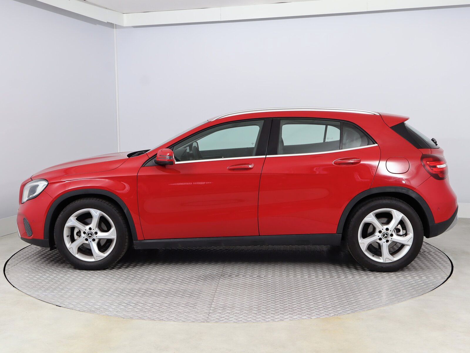 Mercedes-Benz GLA, 180 d, Automat, Serv.kniha - fotka 3