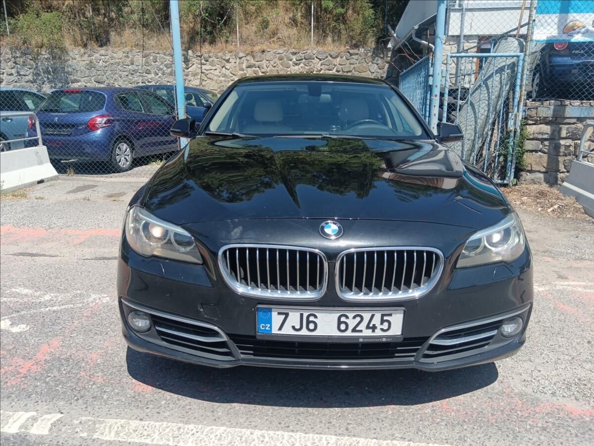 BMW Řada 5, 2,0 525D Xdrive - fotka 2