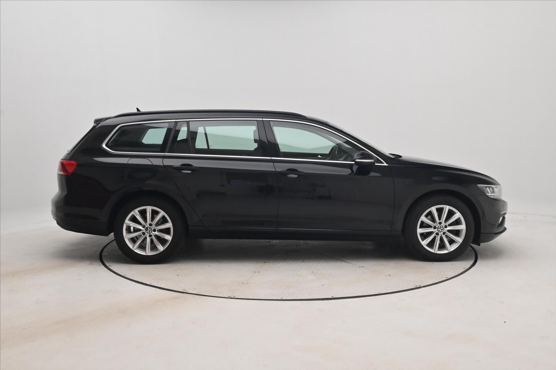 Volkswagen Passat, 2,0 TDI 147kW DSG Business Zár - fotka 4