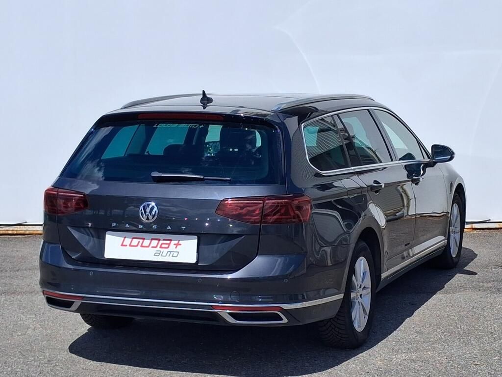 Volkswagen Passat, Elegance 2.0 TDI 140 kW - fotka 2