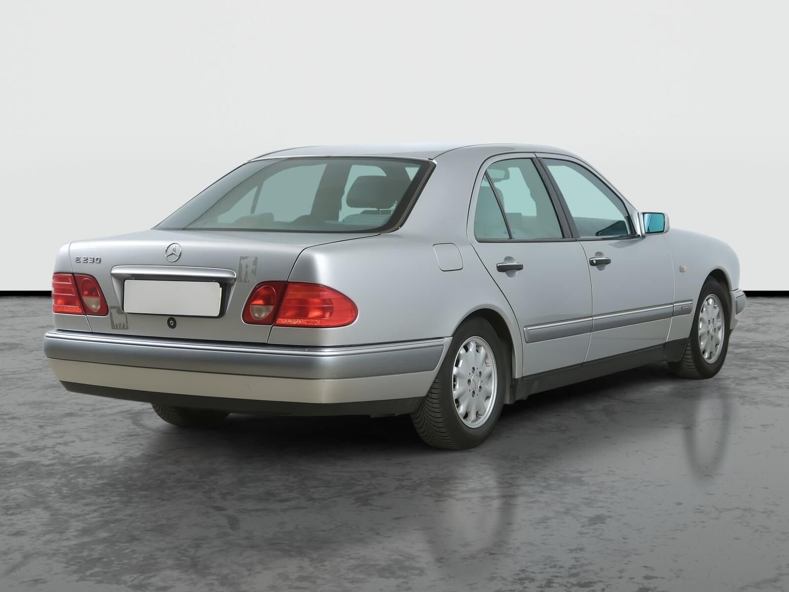 Mercedes-Benz Třídy E, 230, Automat, Tažné - fotka 5
