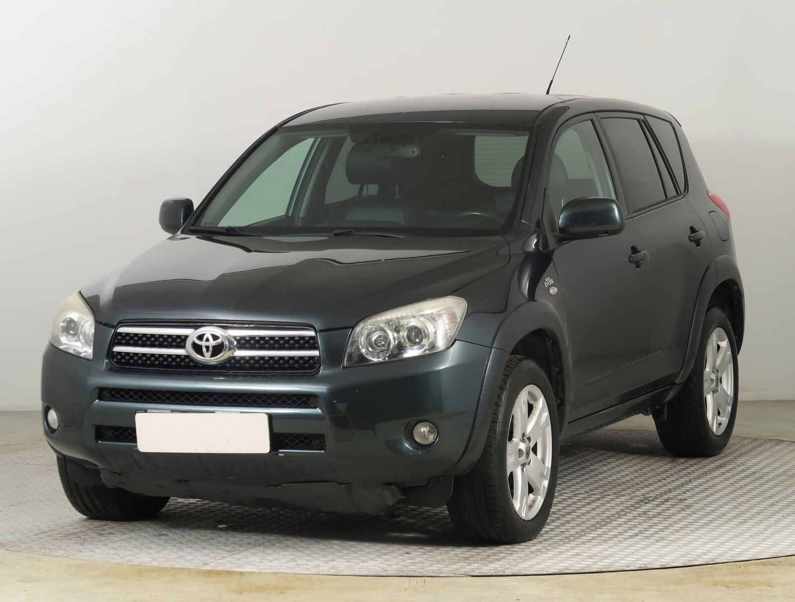 Toyota Rav4, 2.2 D-CAT, 4X4 - fotka 2