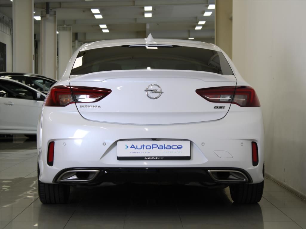 Opel Insignia, 2,0 GSI 191kW 4x4 Bose 2xKola - fotka 4