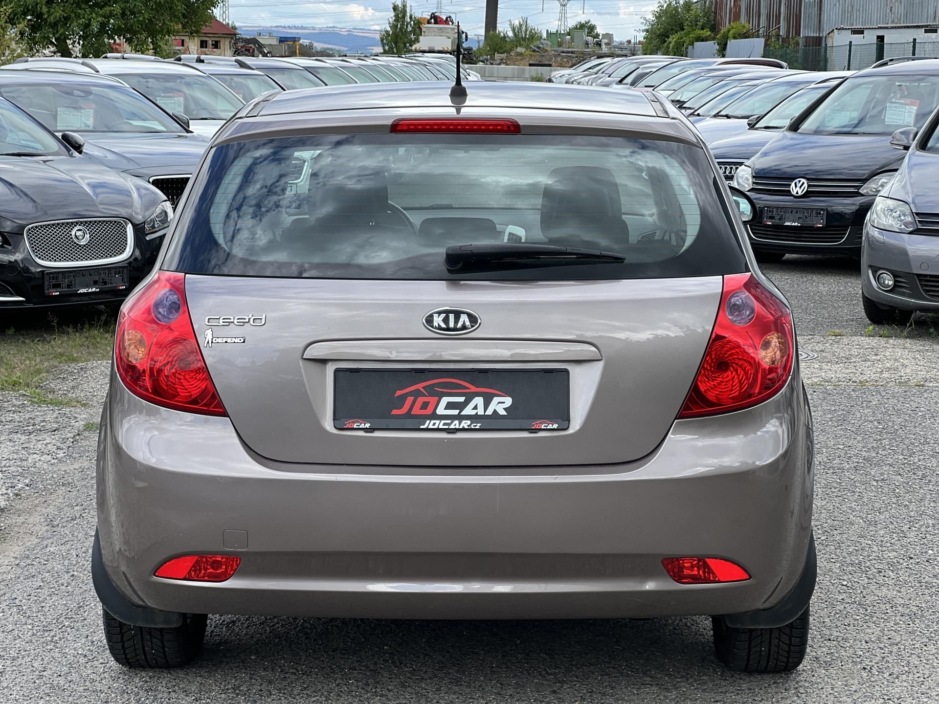 Kia Cee´d, 1.6i AUTOMAT KLIMA PŮVOD ČR - fotka 6
