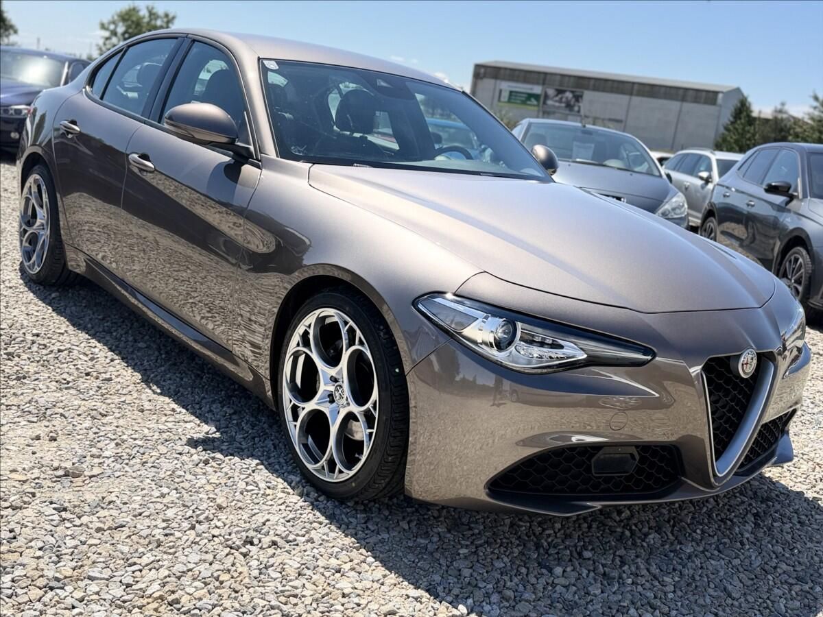 Alfa Romeo Giulia, 2,2 A/T 110kW BIXENON KŮŽE - fotka 3