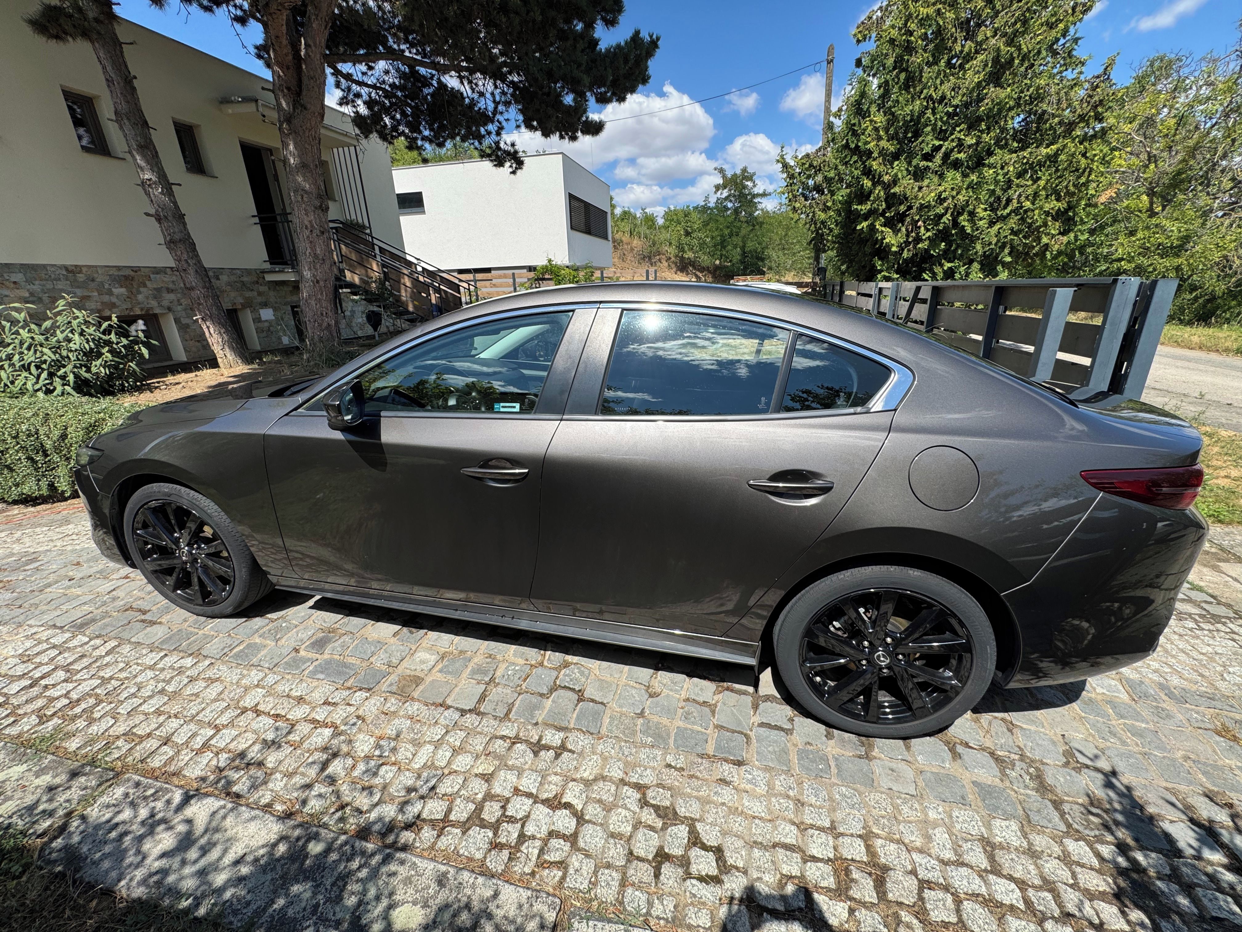 Mazda 3, 2.0 SkyActiv G122 Plus - fotka 2