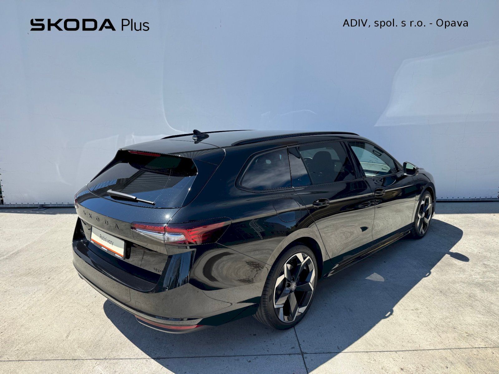 Škoda Superb, Combi DSG 2.0 TDI 142 kW 4x4 S - fotka 2