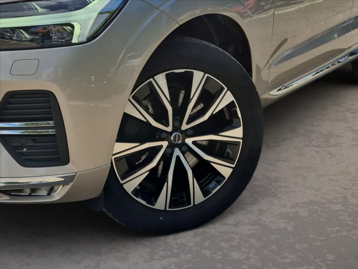 Volvo XC60, 2,0 B4 AWD diesel Plus Bright - fotka 6