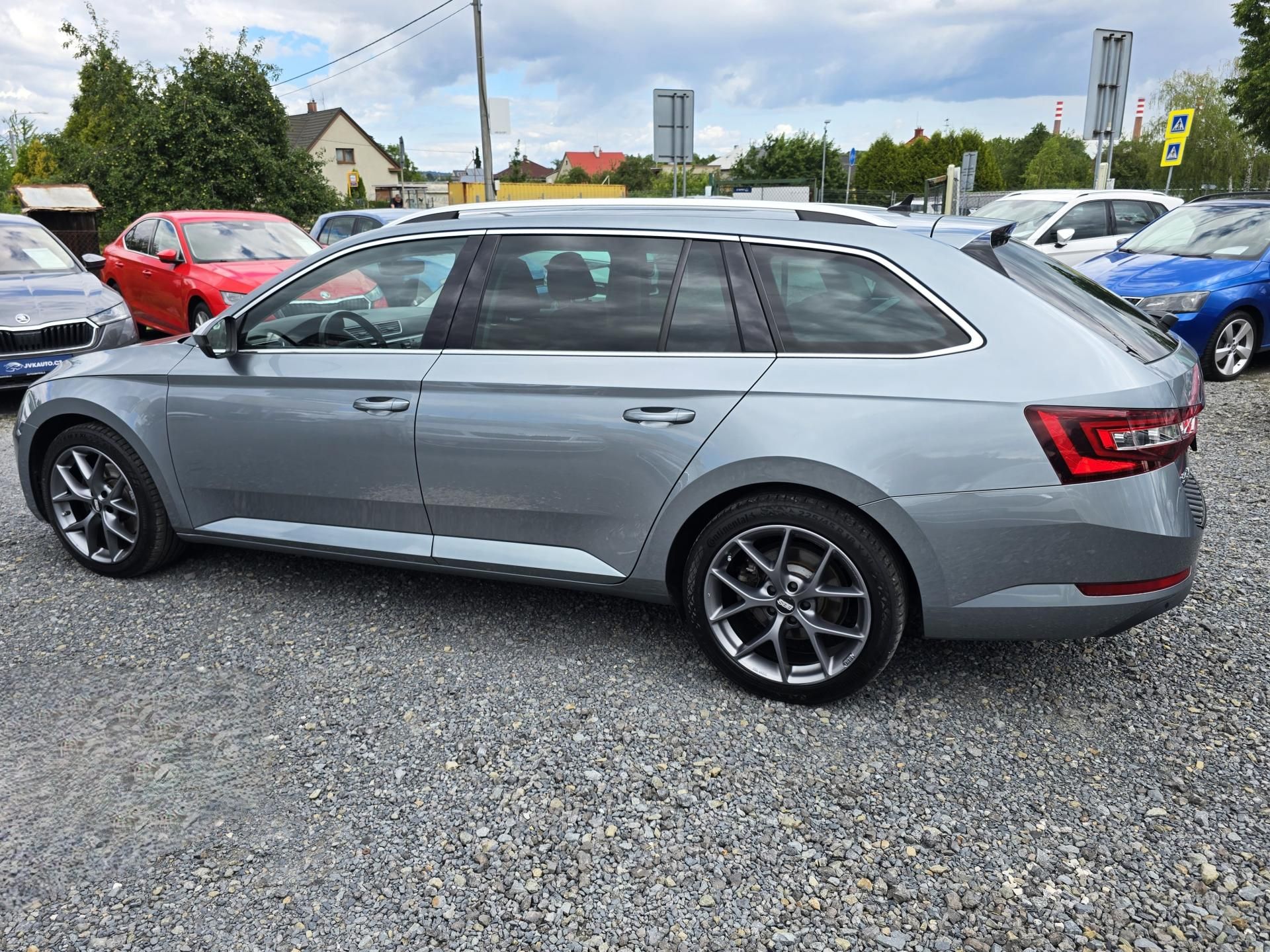 Škoda Superb, 140KW DSG WEBASTO PANORAMA - fotka 4