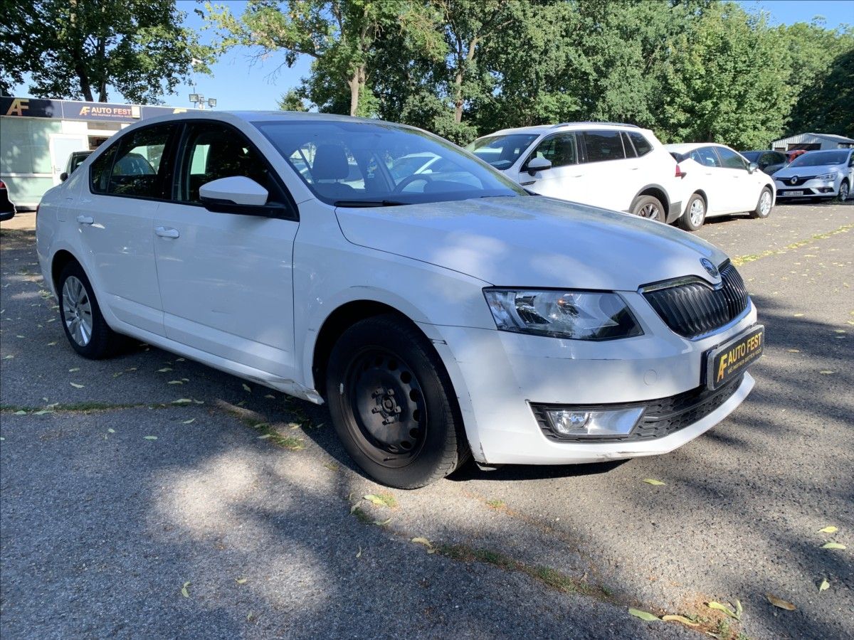 Škoda Octavia, 1,6 TDI DSG, ČR - fotka 3