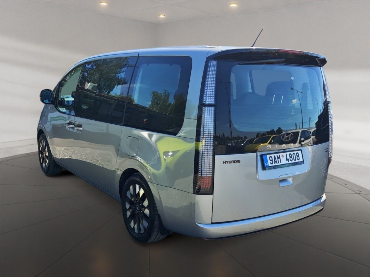 Hyundai Staria, 2,2 CRDi Luxury 4x4 AT - fotka 5