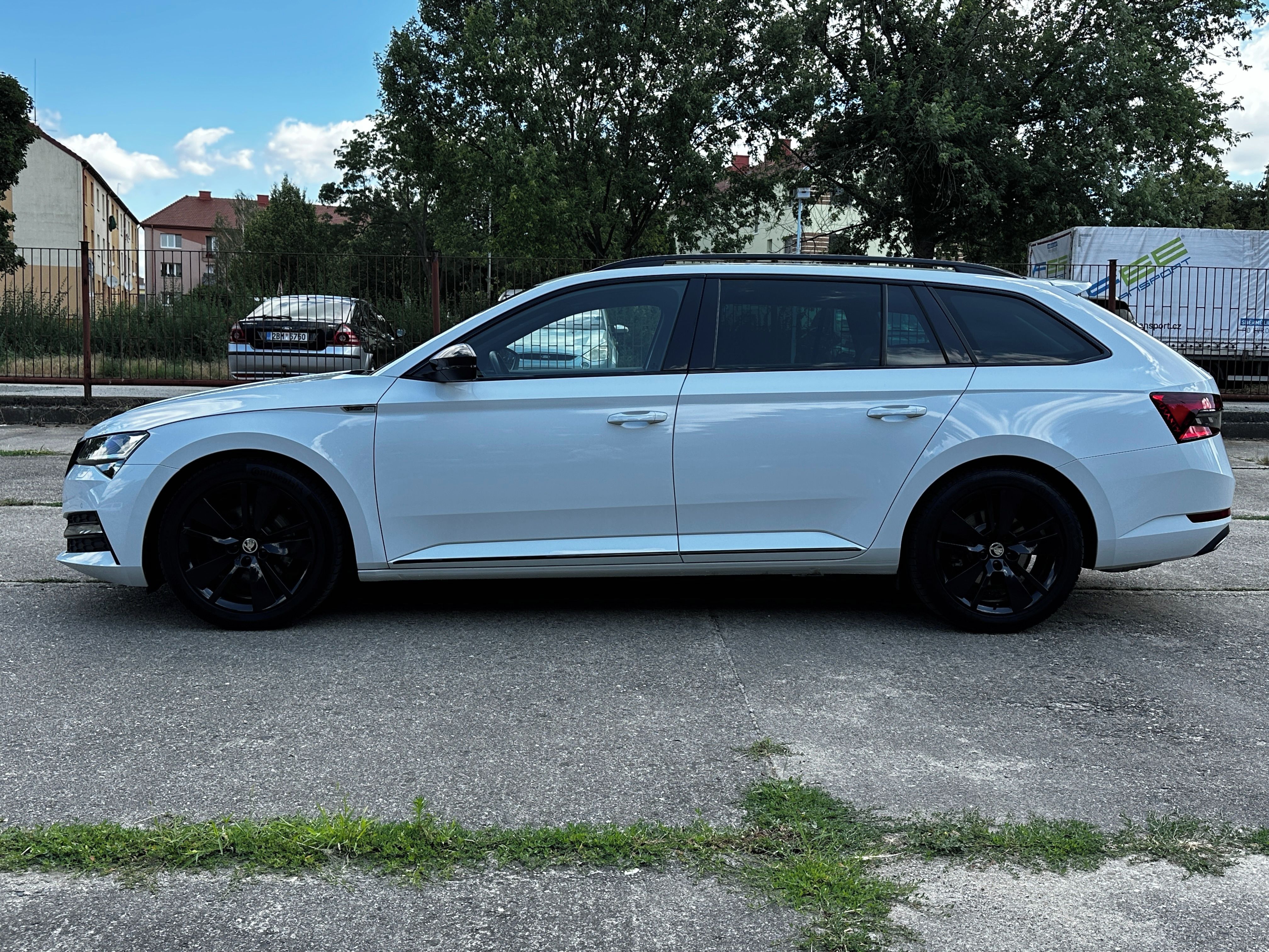 Škoda Superb, 1.5TSI 110kW SportLine, ČR! - fotka 2