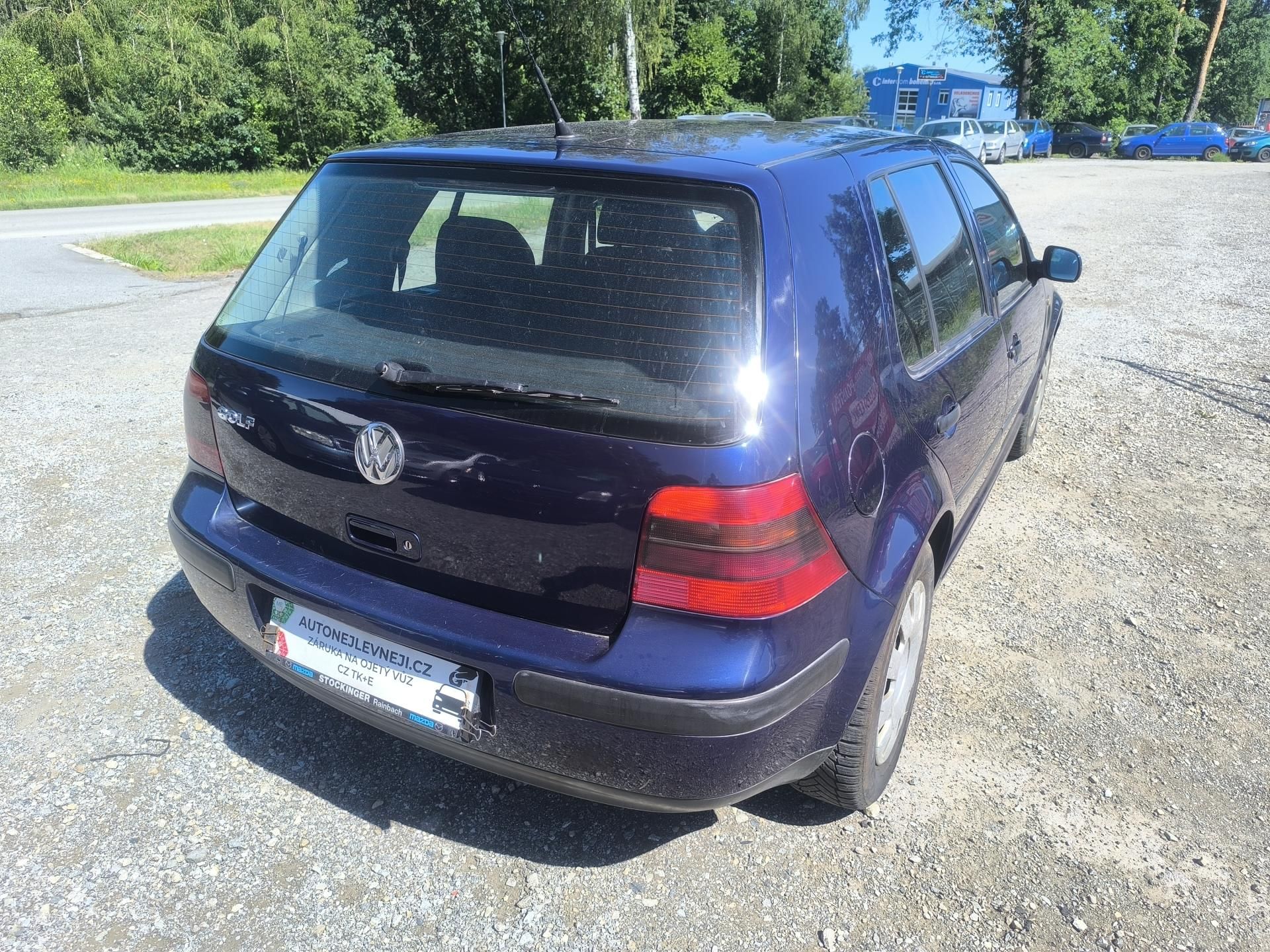 Volkswagen Golf, KRÁSNÝ,145TKM,1MAJ89LET,SERVIS - fotka 6