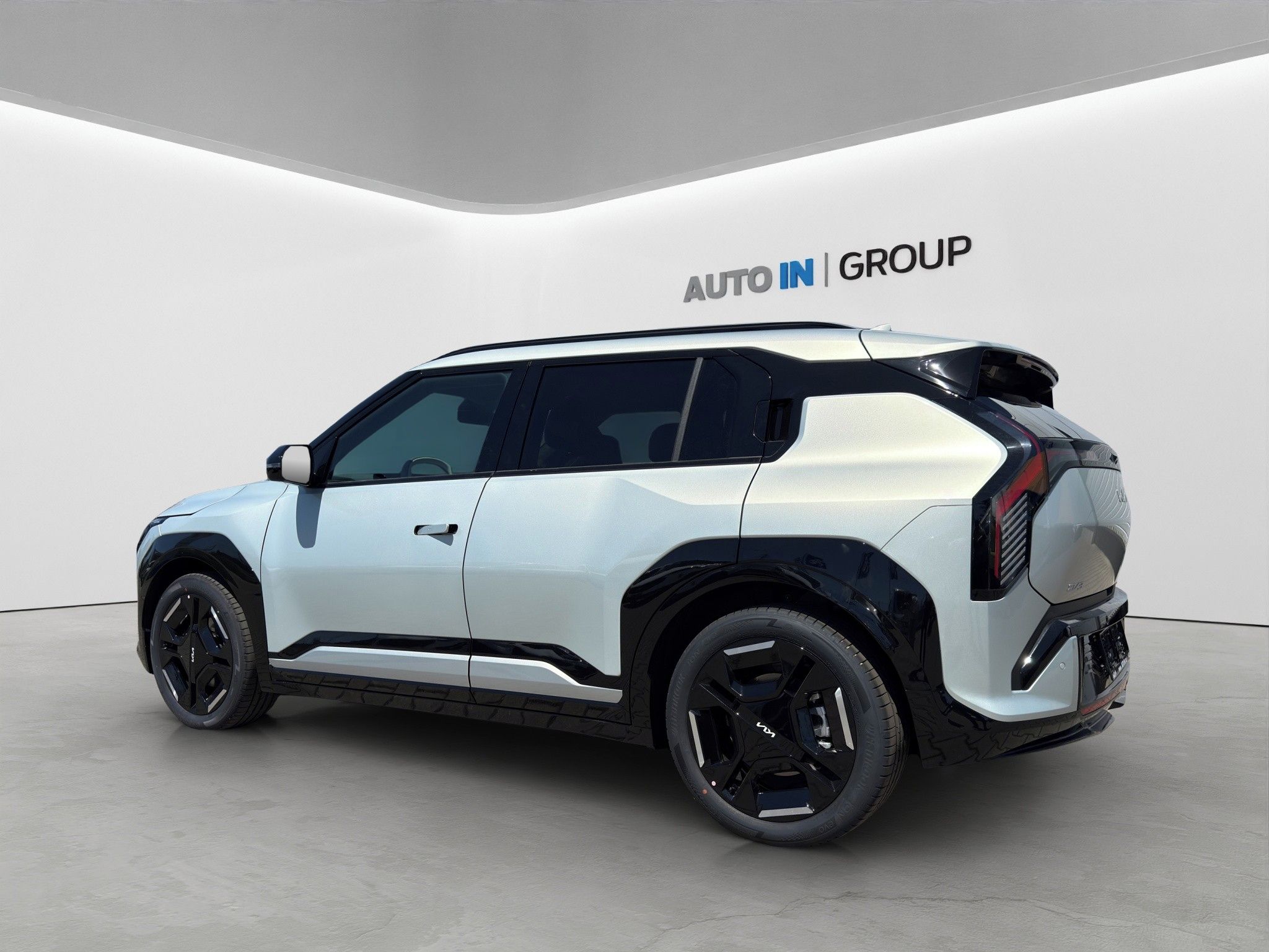 Kia EV3, EV3 SV1 4x2 GT-LINE 150 KW + 8 - fotka 4