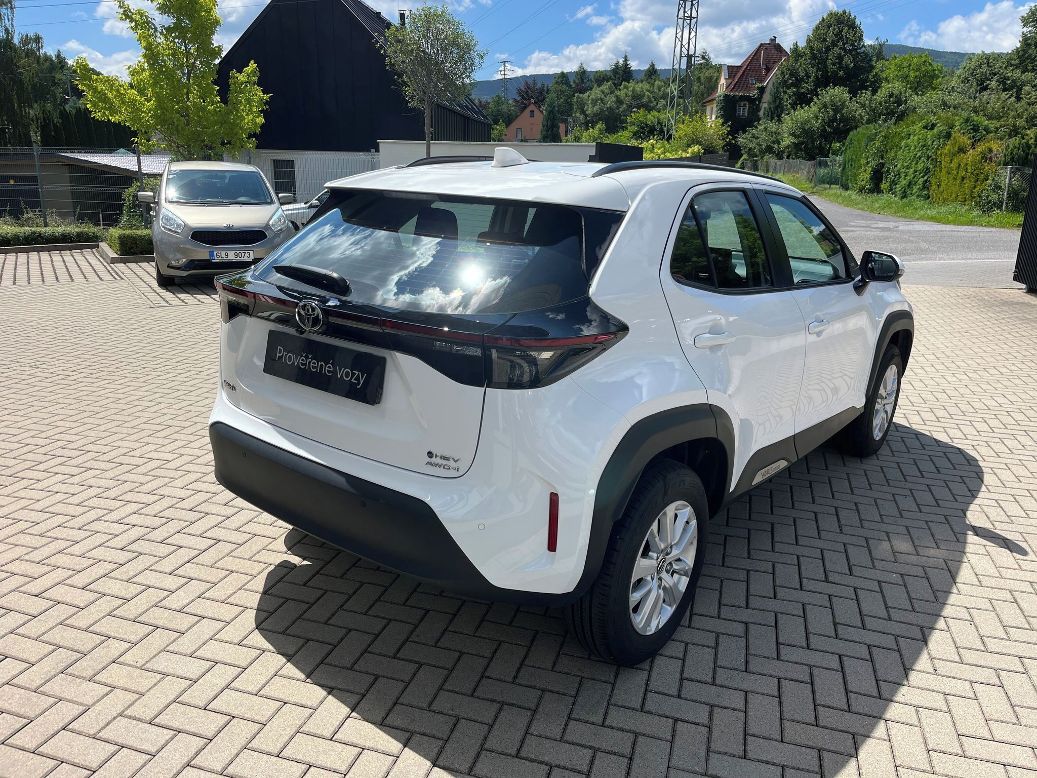 Toyota Yaris Cross, 1.5 Hybrid e-CVT 4x4 Comfort - fotka 6