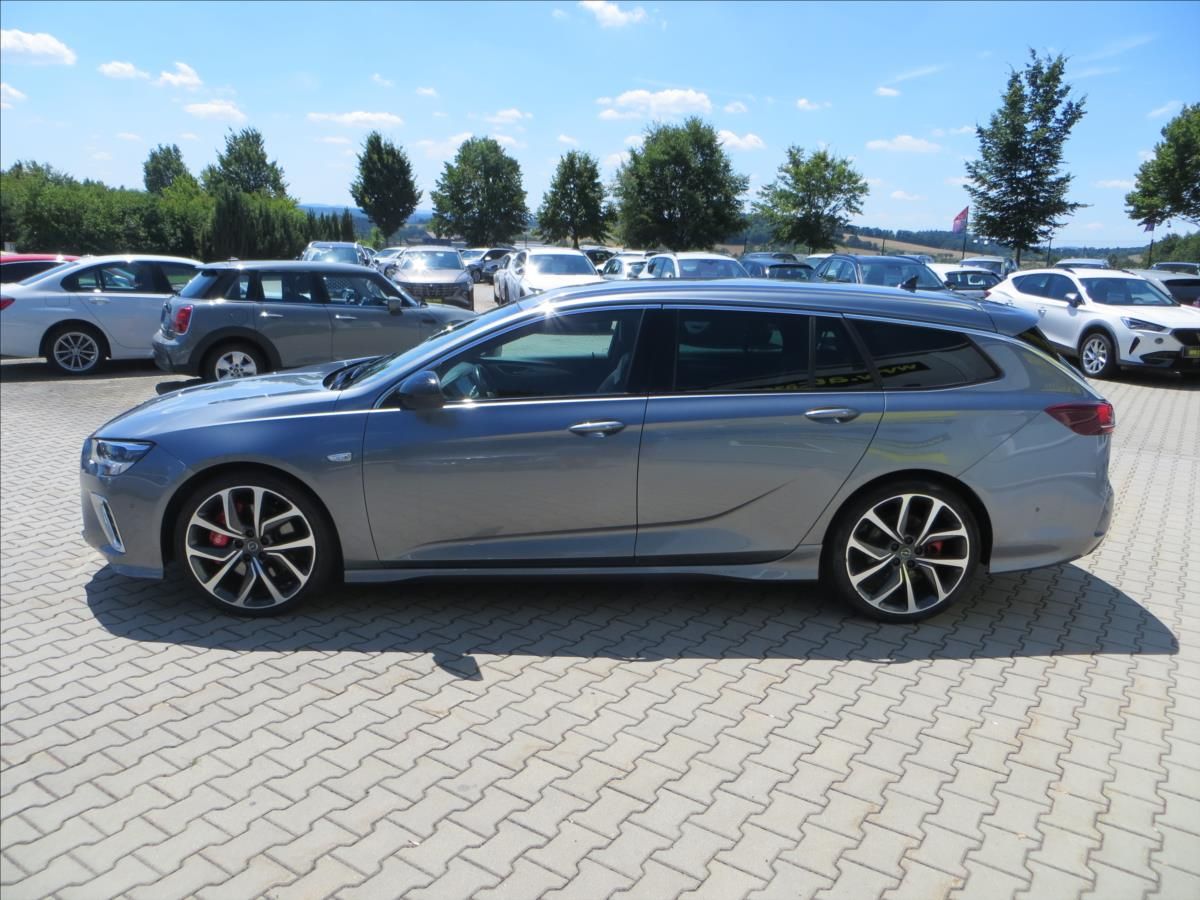 Opel Insignia, 2,0 GSi 4x4 Sports Tourer AWD - fotka 4