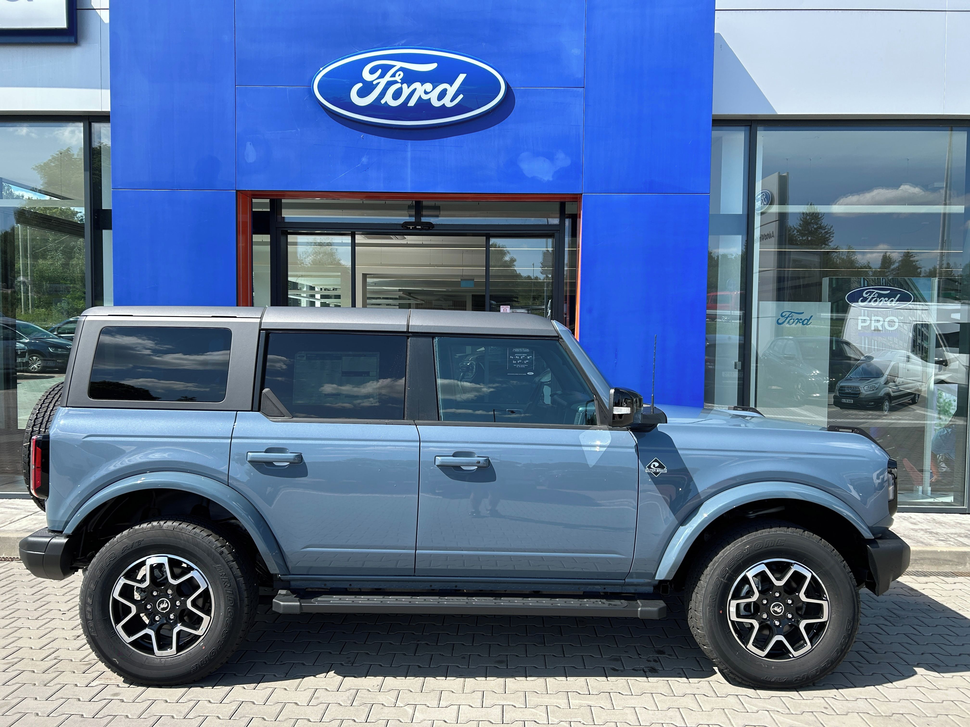 Ford Bronco, 2.7 EcoBoost 246kW OUTER BANKS - fotka 4