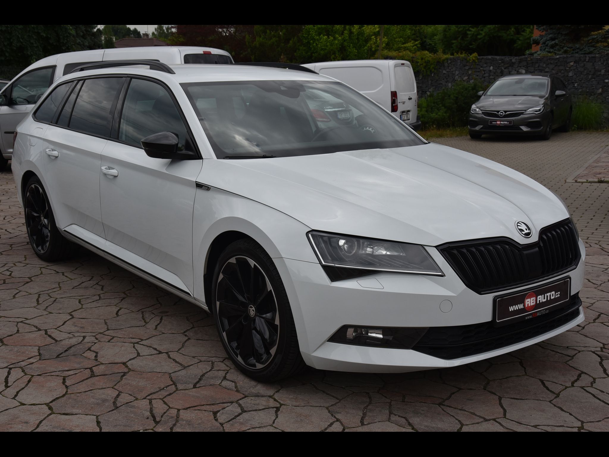 Škoda Superb, 2.0 TDi 110 kw Sportline