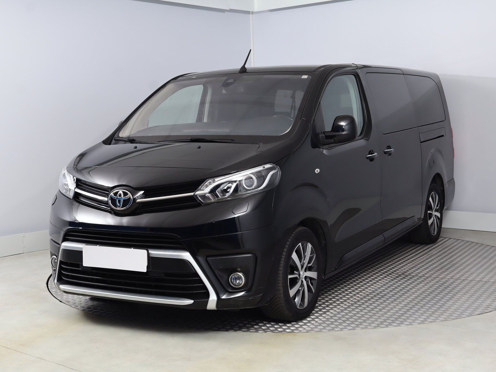 Toyota Proace Verso, 2.0 D-4D, Family, 8 míst, L2 - fotka 2