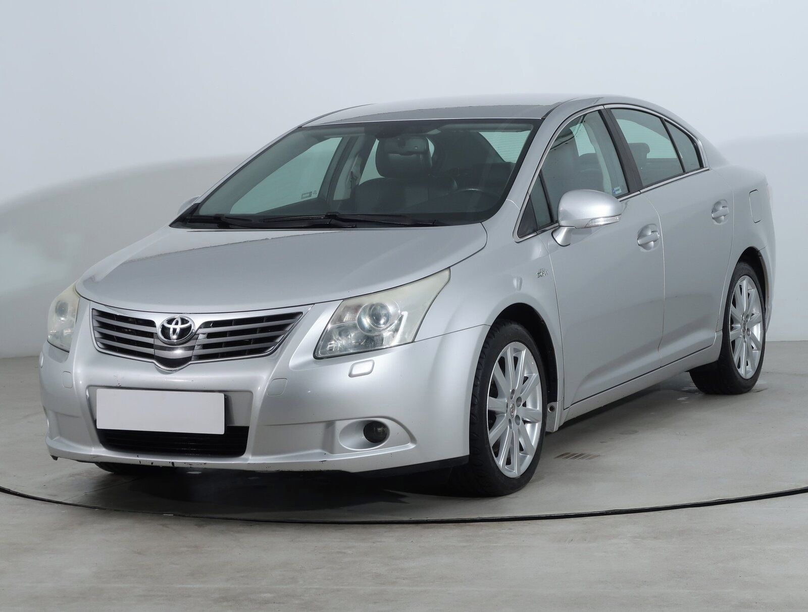 Toyota Avensis, 2.2 D-4D, Automat, Navi - fotka 2