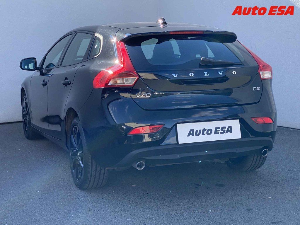 Volvo V40, 2.0 D2,AT - fotka 6