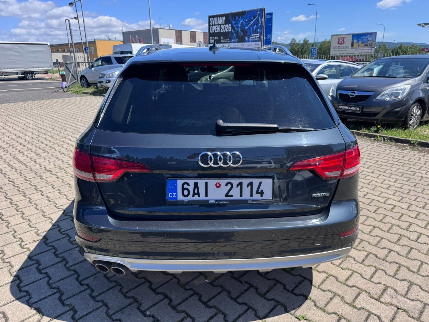 Audi A4, 2,0 TDI 120 KW KOLA TAŽNÉ DPH - fotka 4