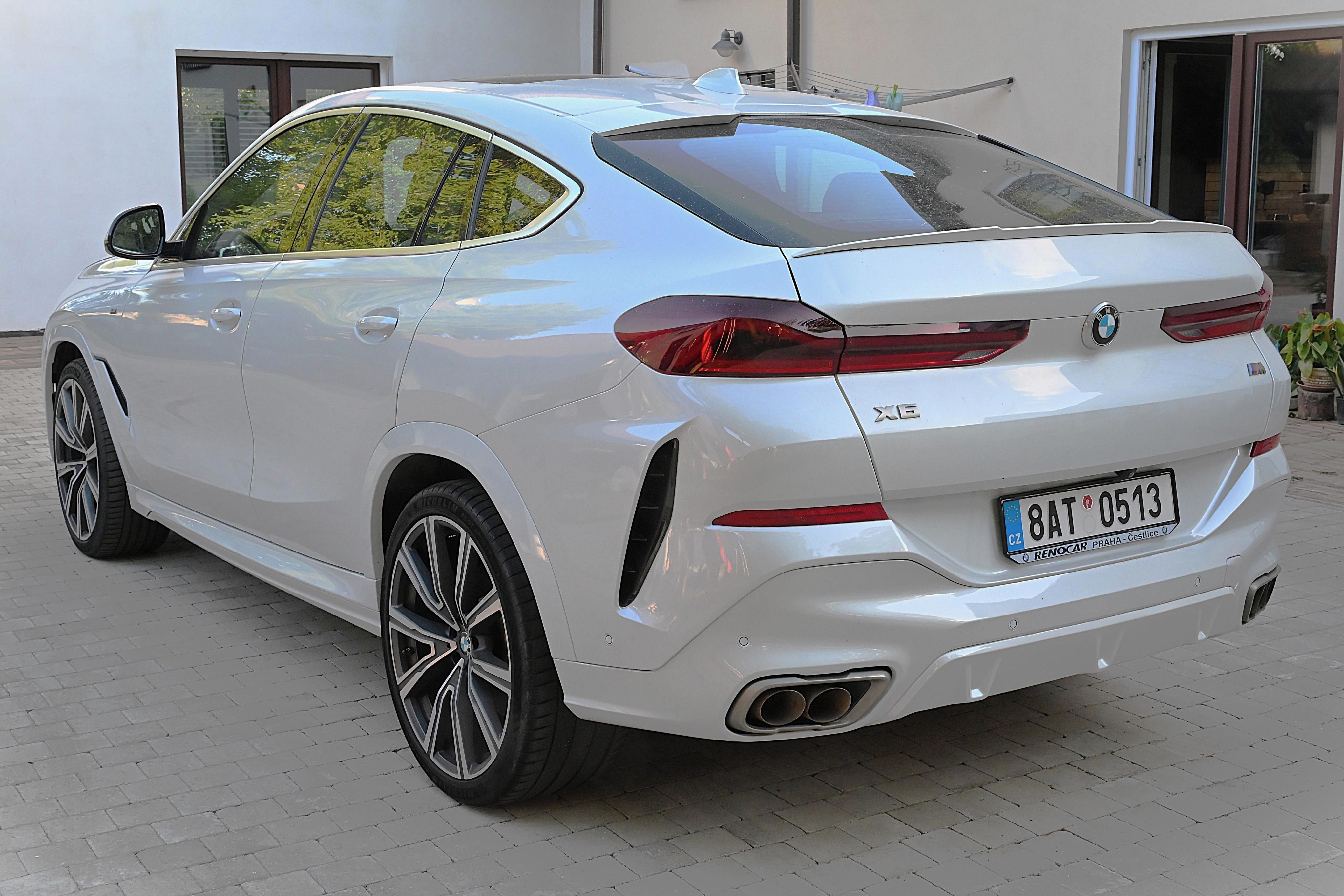 BMW X6, X6M50i - fotka 3
