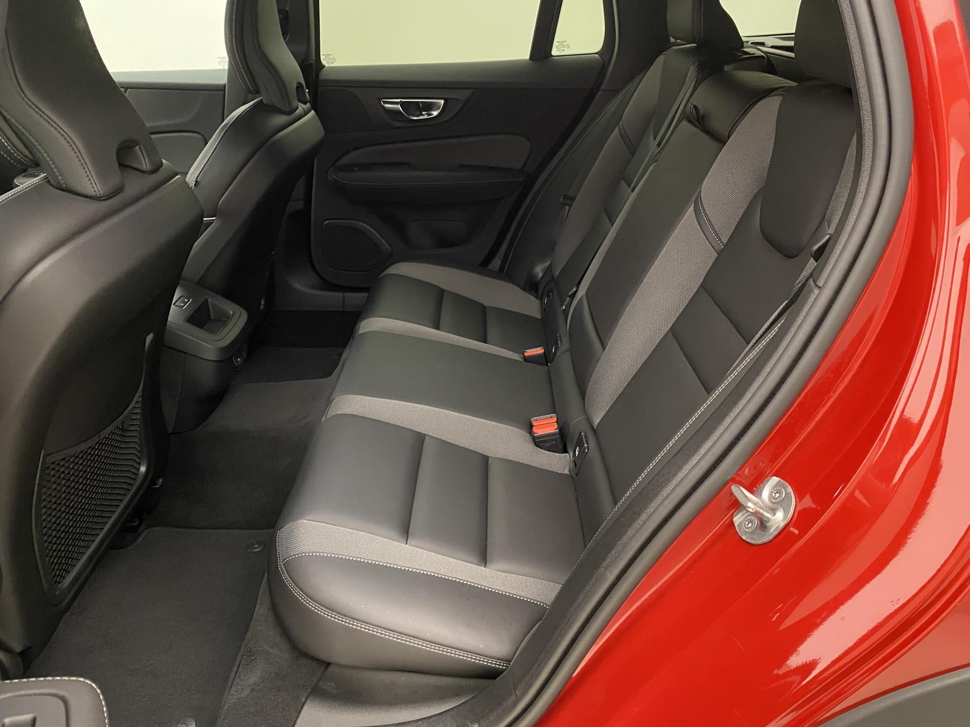Volvo V60, CC B5 AWD PLUS AUT CZ 1.maj - fotka 5