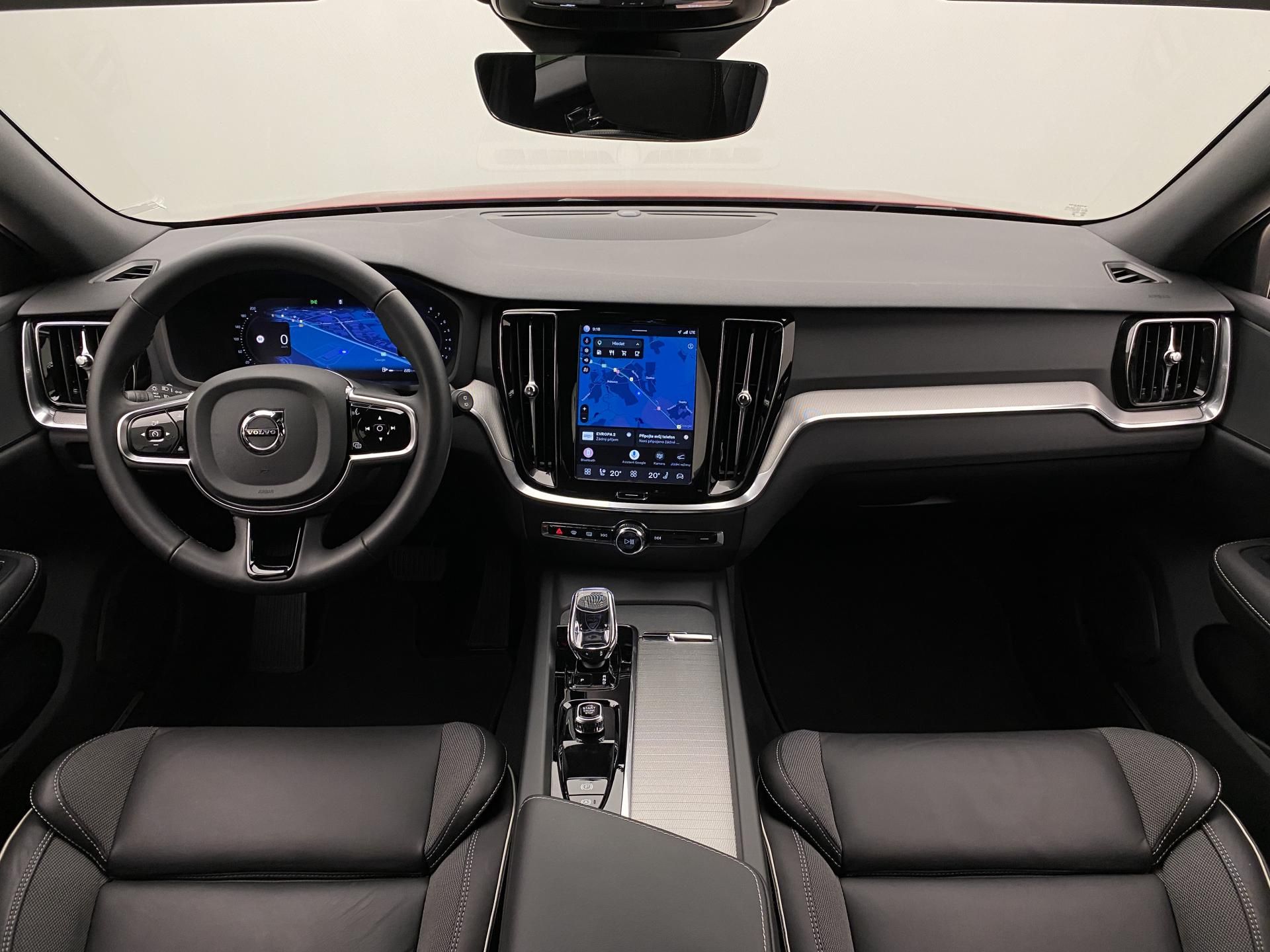 Volvo V60, CC B5 AWD PLUS AUT CZ 1.maj - fotka 2