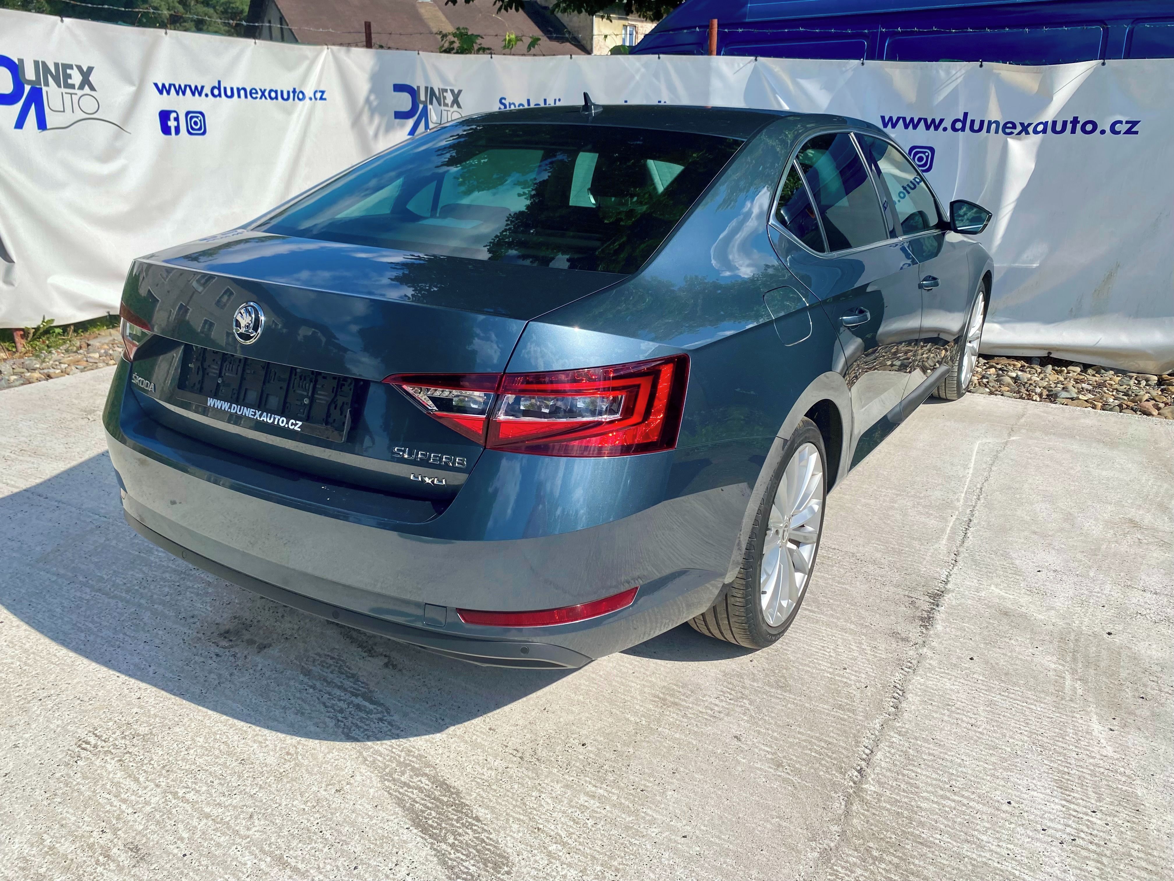 Škoda Superb, 2.0 TDI, 140 kW, 4x4 DSG, NAVI - fotka 3