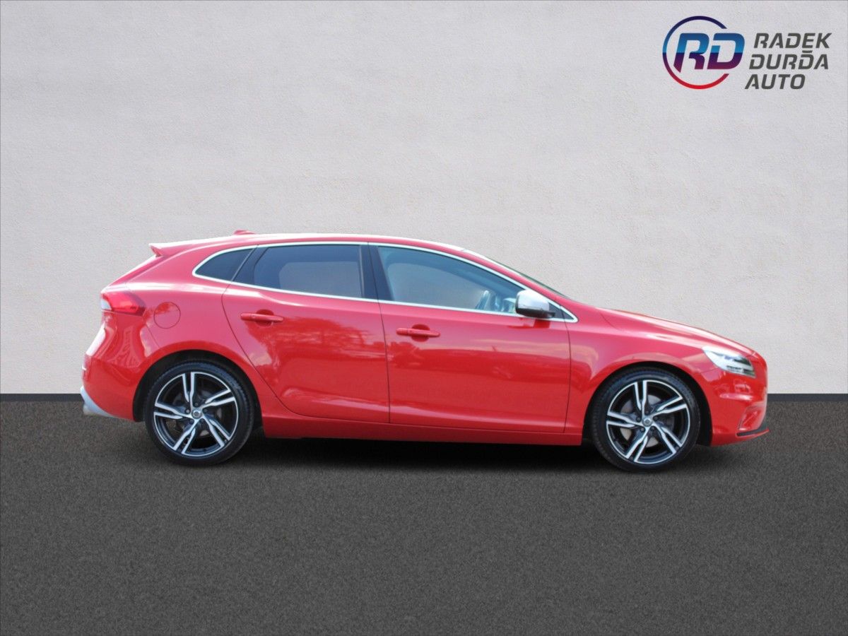 Volvo V40, 2,0 D3  R-DESIGN,AUTOMAT - fotka 4