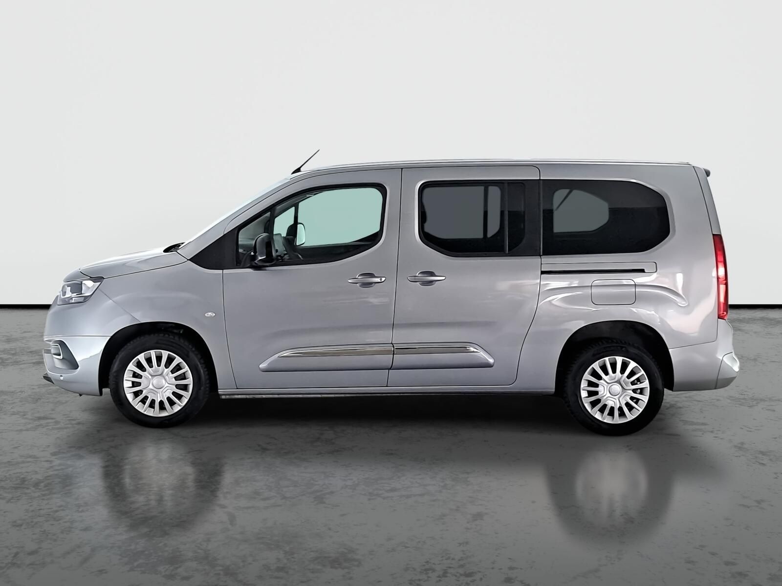 Toyota Proace City Verso, Maxi 1.2 T, Shuttle, 7Míst - fotka 3