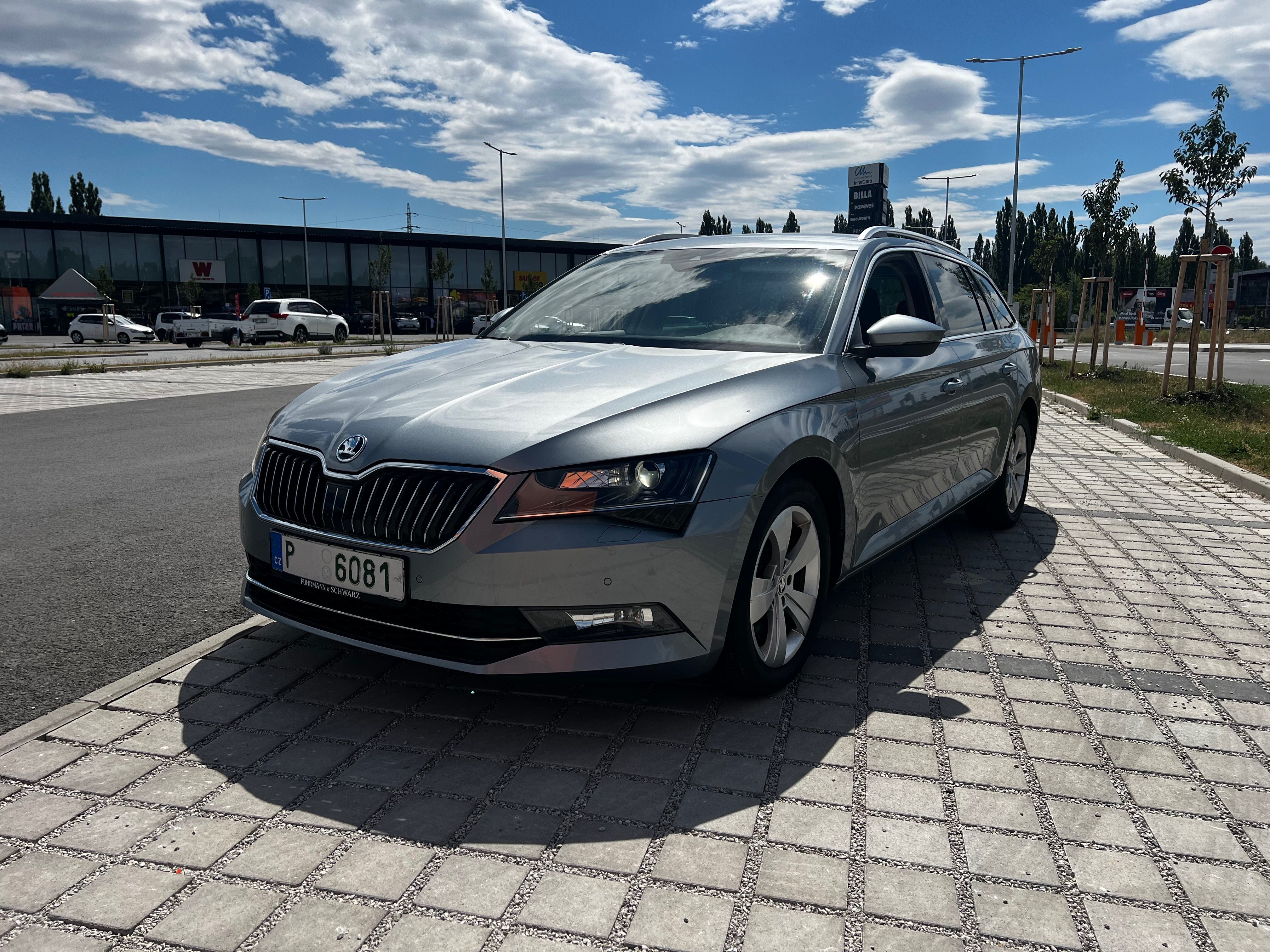 Škoda Superb, 140kw 4x4 DSG - fotka 3