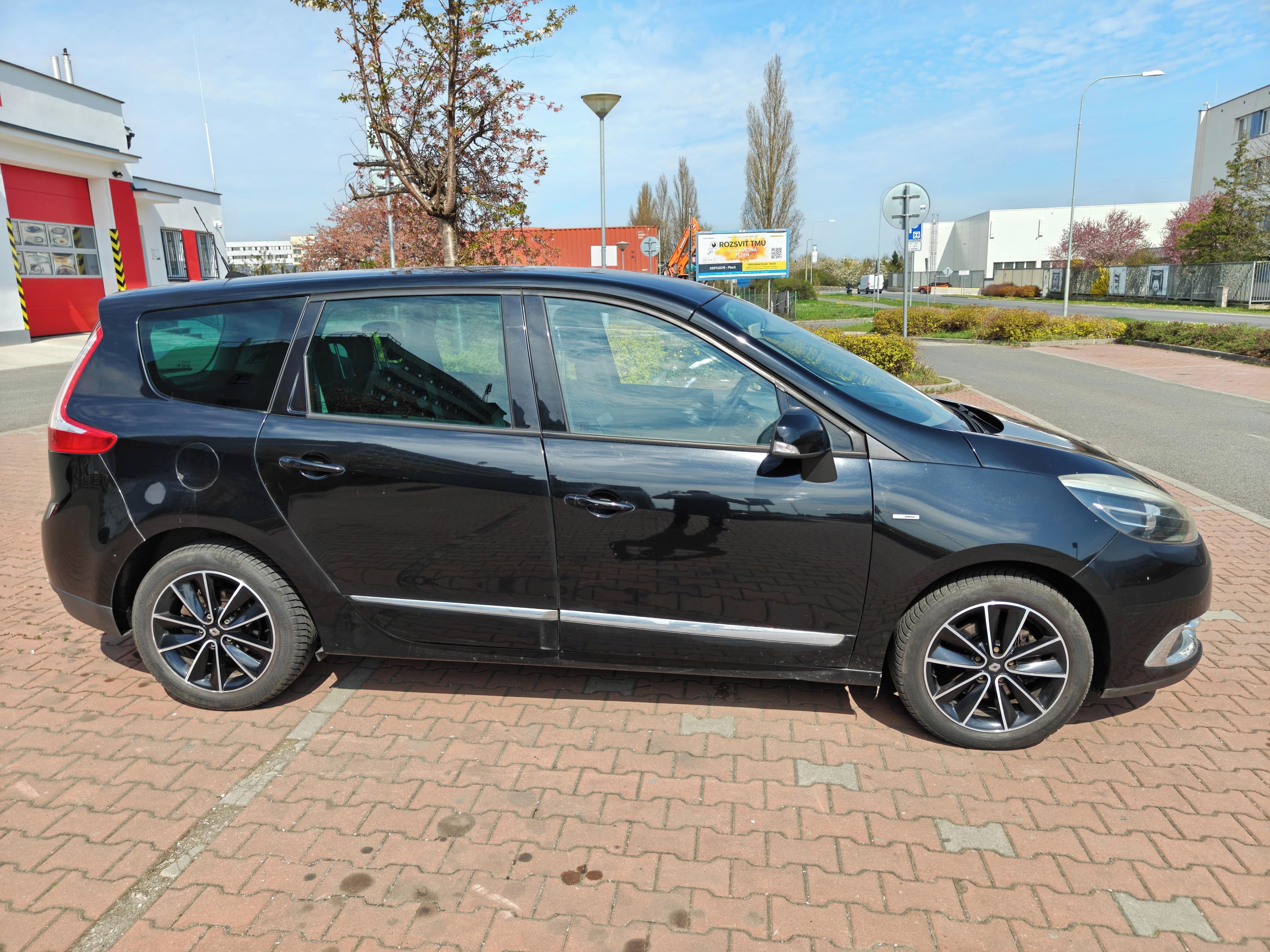 Renault Grand Scénic, BOSE r.v. 2012 1.6 dCi 96kw - fotka 6