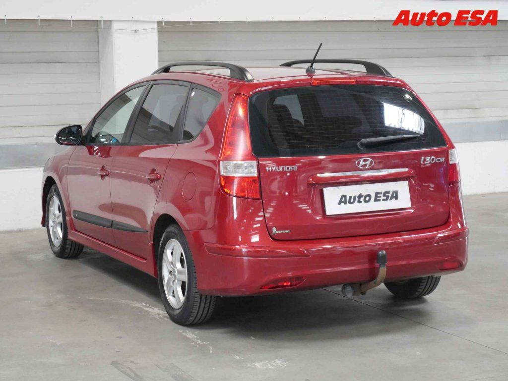 Hyundai i30, 1.4 i,ČR - fotka 4